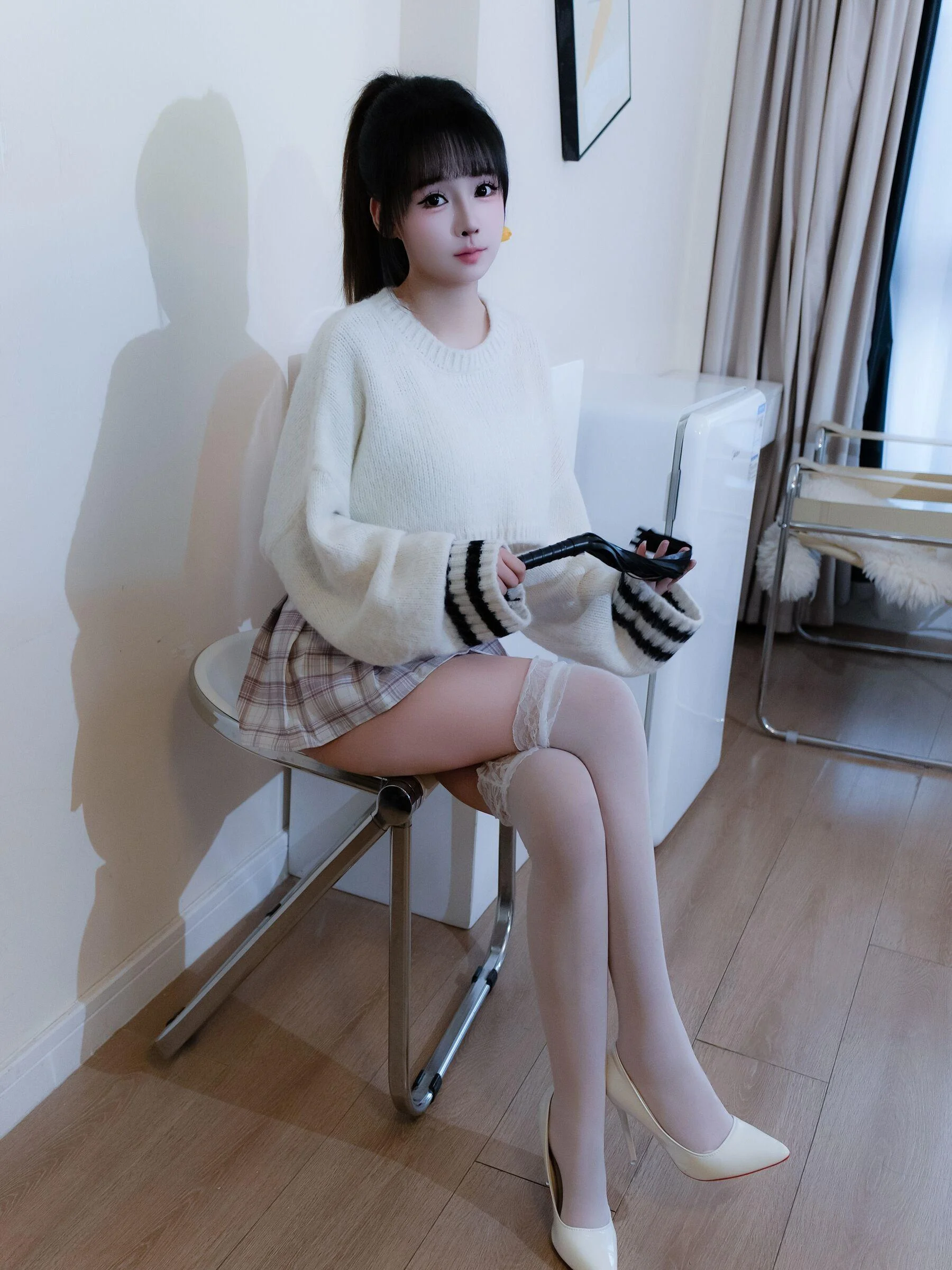 [秀人付费] 沈蜜儿 诱人私拍福利 白毛衣白丝 [73P] 第 18 张