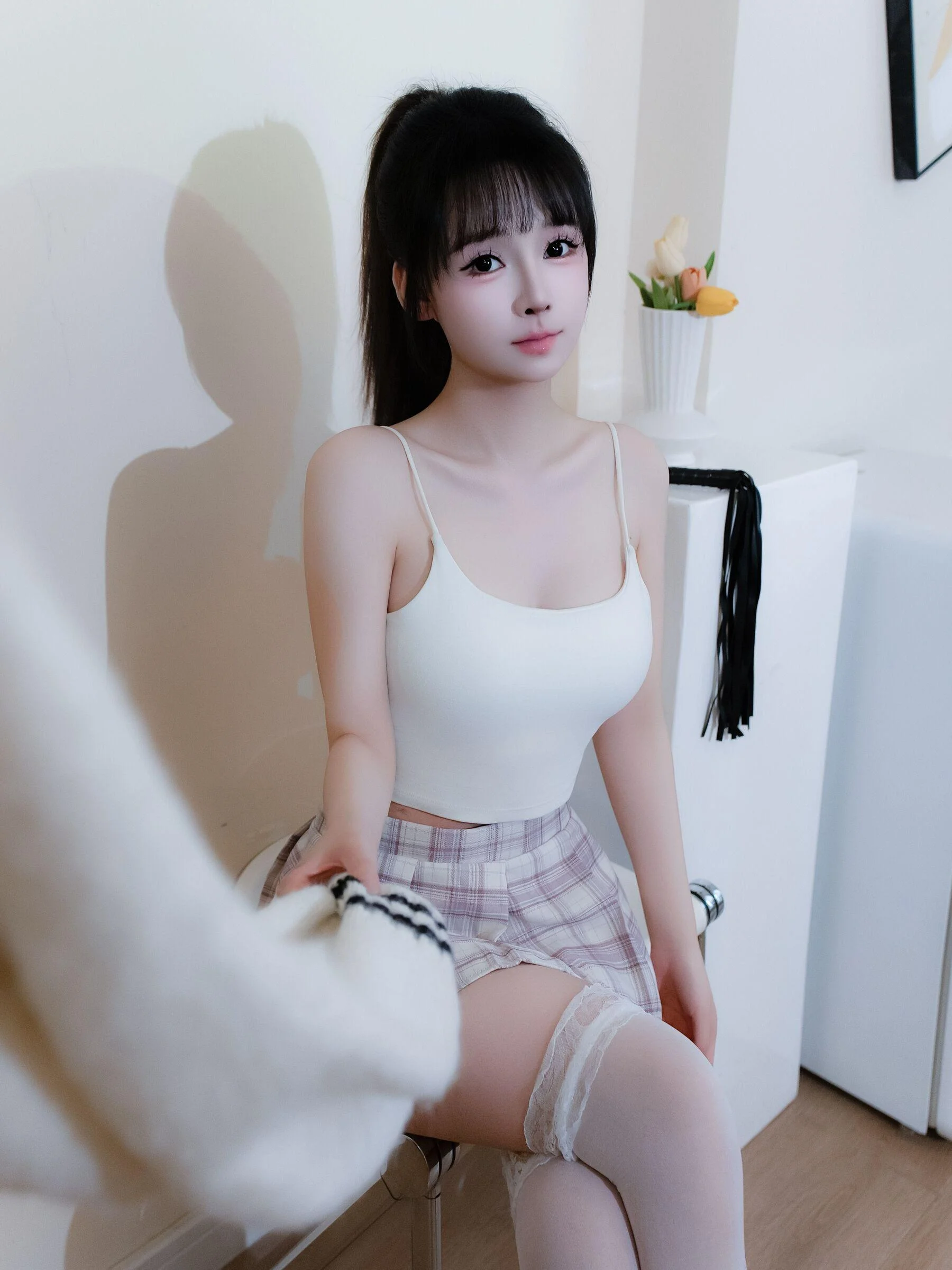 [秀人付费] 沈蜜儿 诱人私拍福利 白毛衣白丝 [73P] 第 29 张