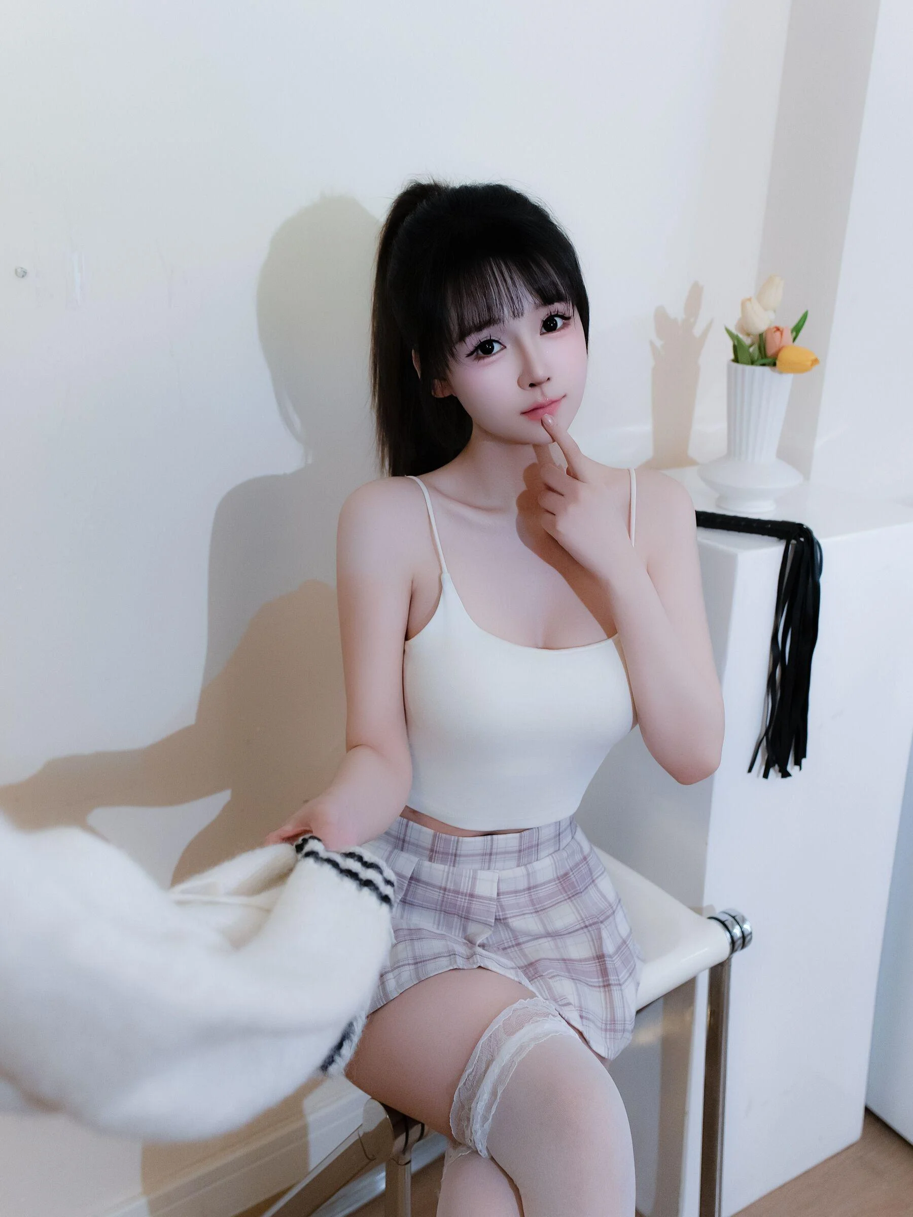 [秀人付费] 沈蜜儿 诱人私拍福利 白毛衣白丝 [73P] 第 31 张