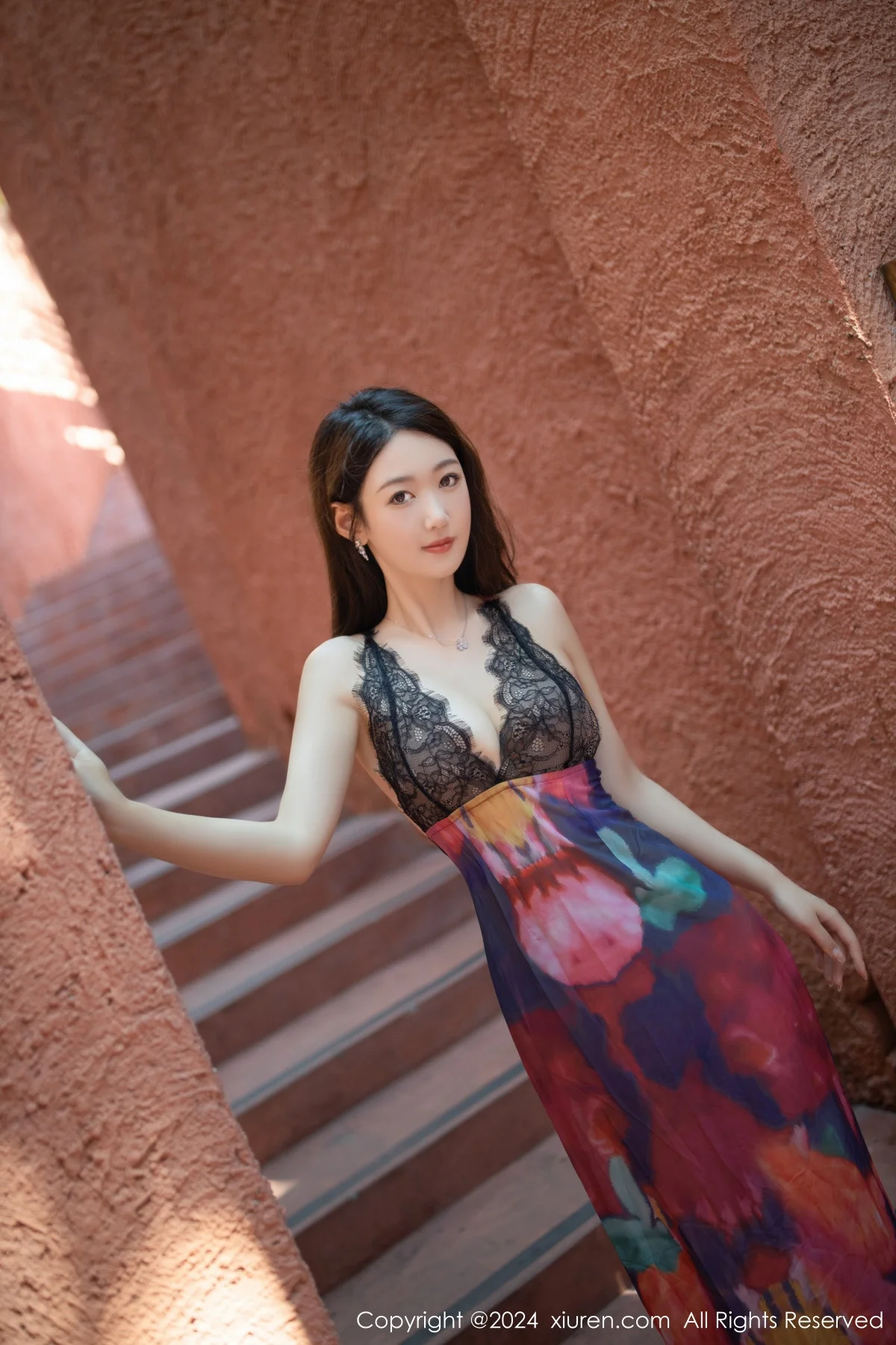 唐安琪性感拼色连衣长裙露黑色蕾丝内衣秀曼妙身姿绝美写真 第 5 张
