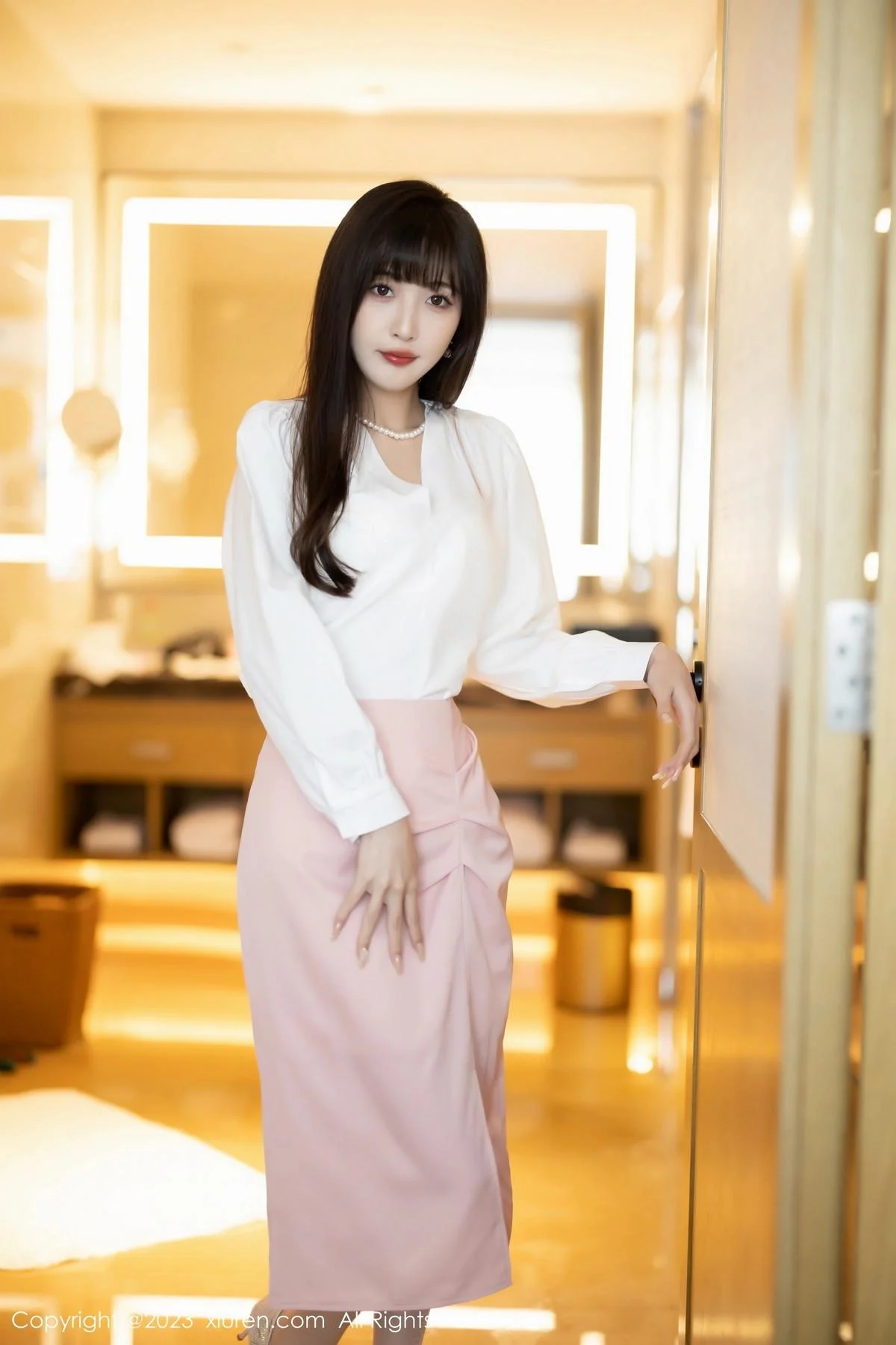林星阑半脱露性感白色内衣配原色丝袜秀曼妙身姿绝美写真 第 1 张