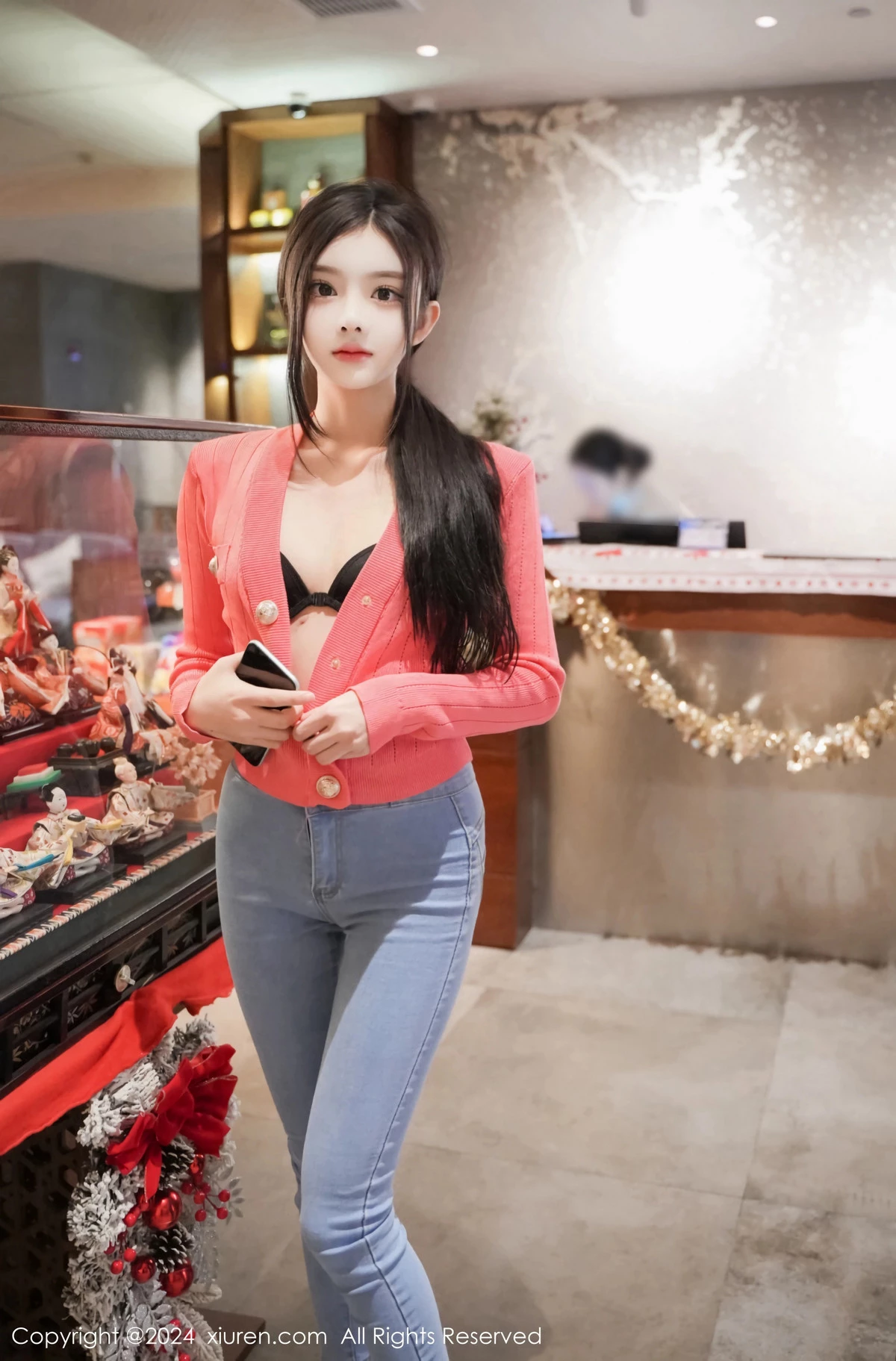 龙雪儿脱牛仔裤露性感黑色内衣配开档黑丝极致魅惑写真 第 21 张