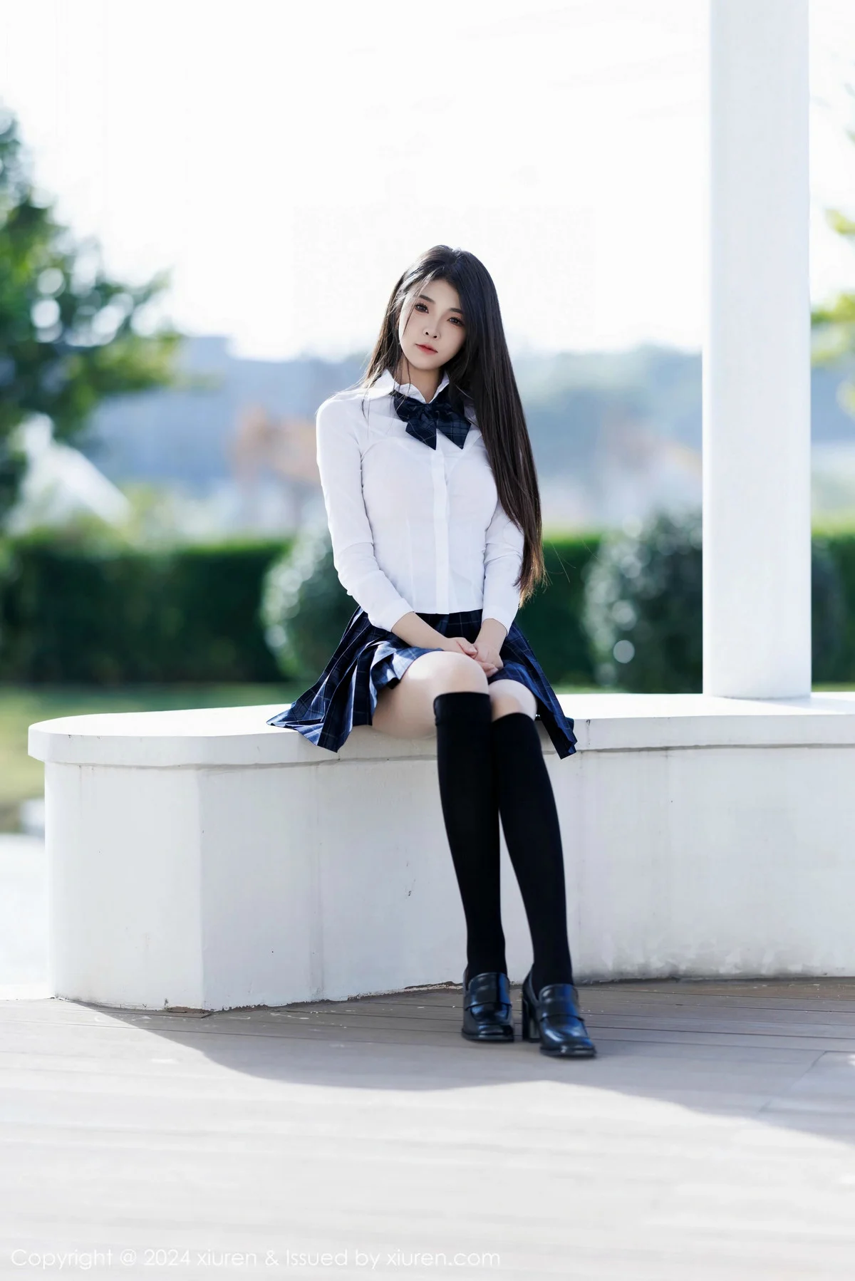 初梦瑶性感白T露粉红色内衣配超薄肉丝秀完美身材绝美写真 第 12 张