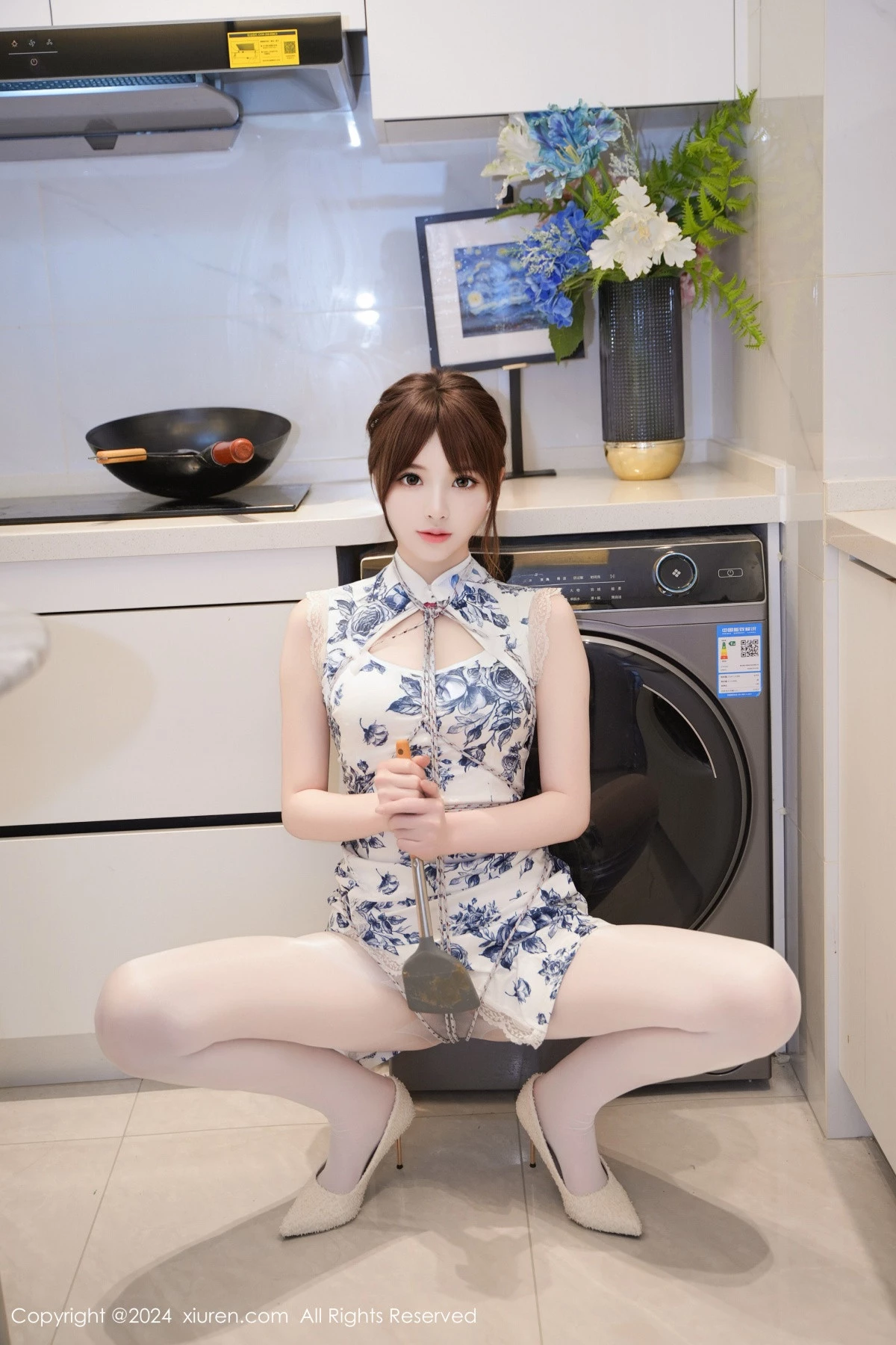 梦灵儿Mini性感青色轻透旗袍配原色丝袜秀惹火身材绝美写真 第 56 张