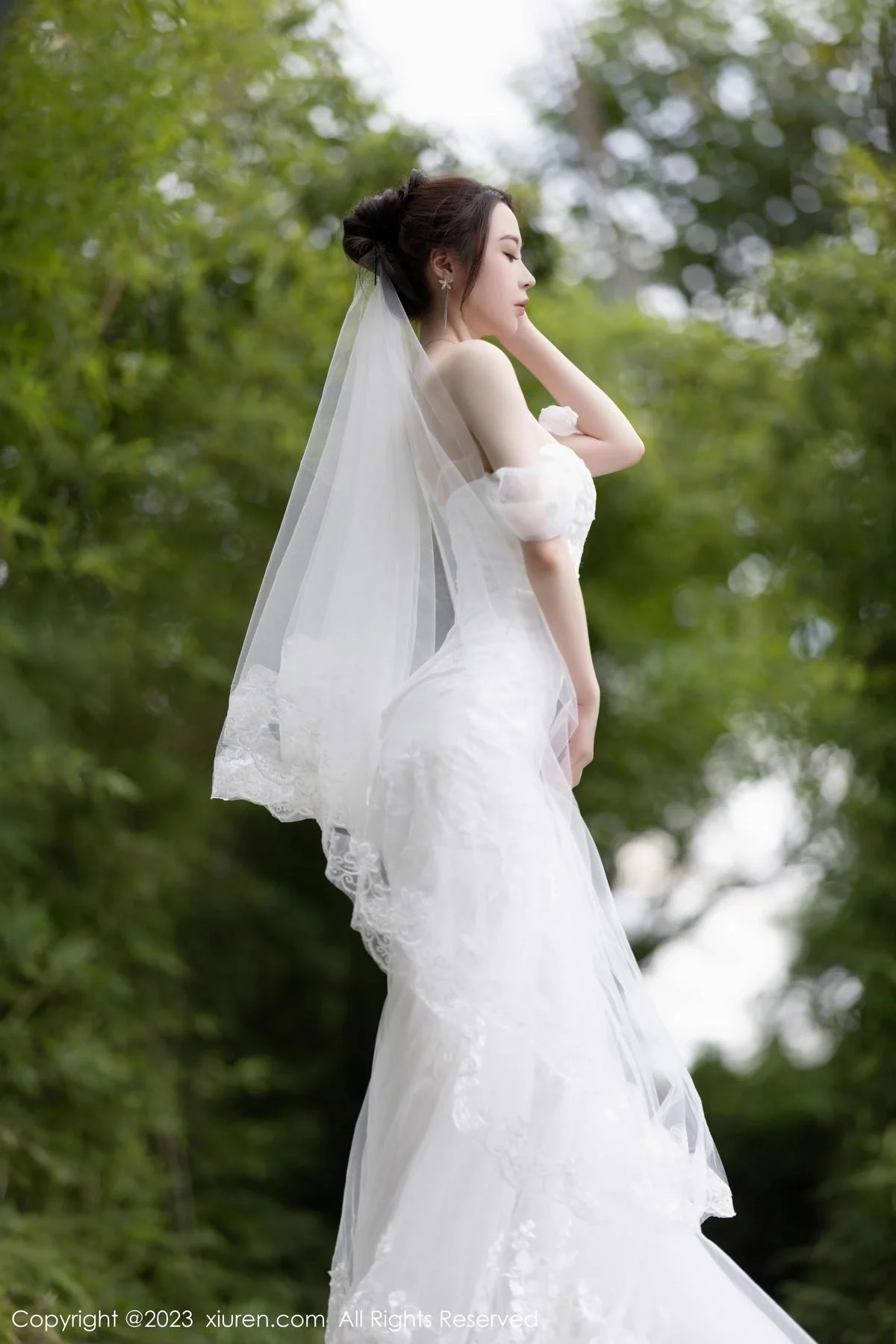 梦心玥安吉旅拍性感白色婚纱服饰半脱秀曼妙身姿绝美写真 第 10 张