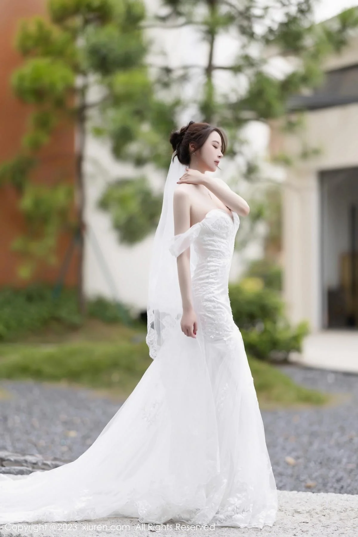 梦心玥安吉旅拍性感白色婚纱服饰半脱秀曼妙身姿绝美写真 第 12 张