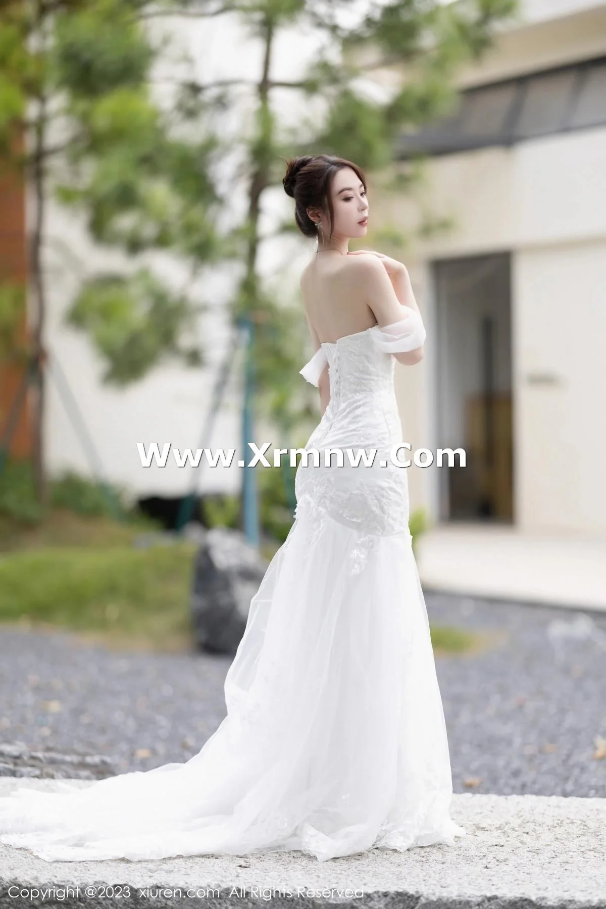 梦心玥安吉旅拍性感白色婚纱服饰半脱秀曼妙身姿绝美写真 第 14 张