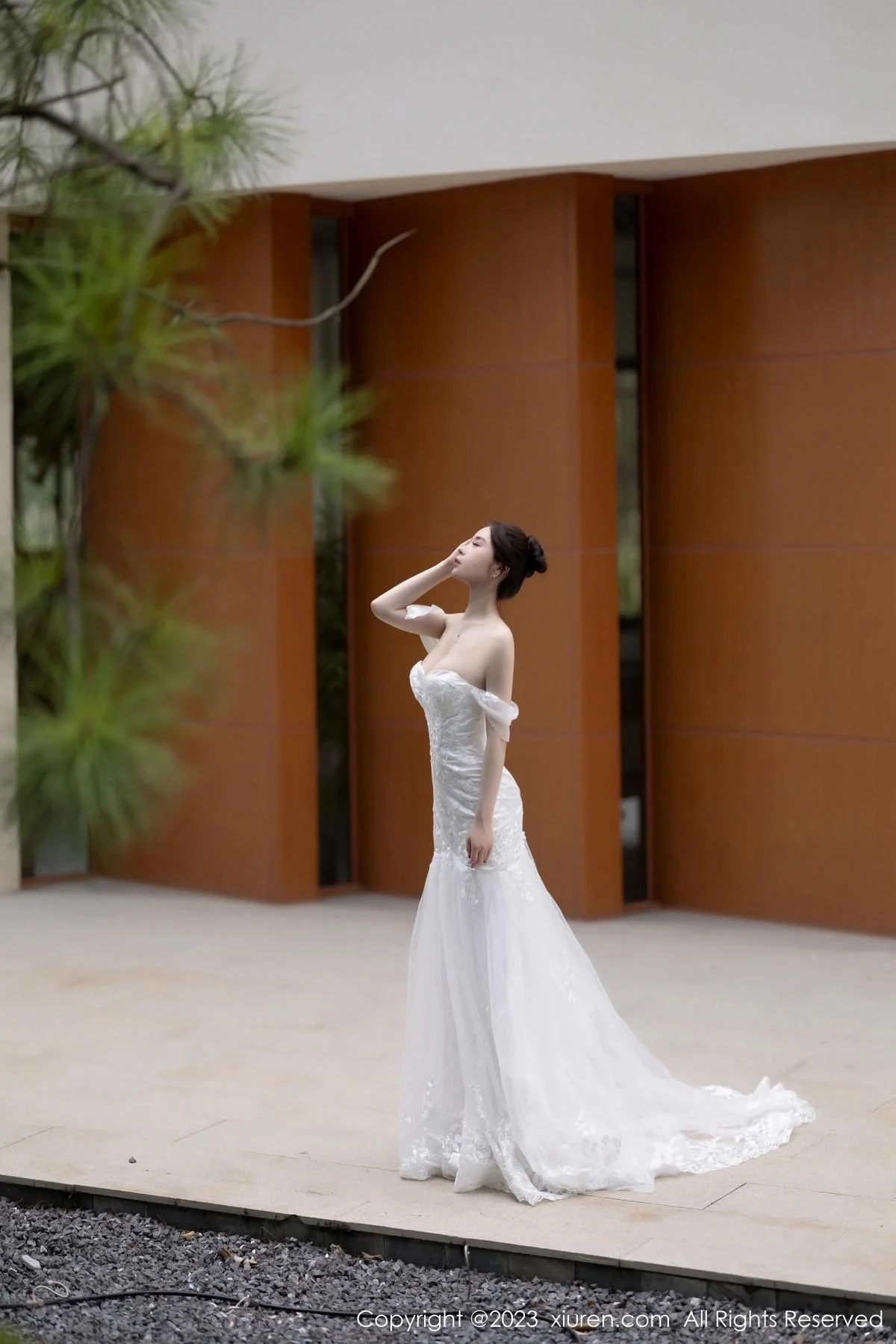 梦心玥安吉旅拍性感白色婚纱服饰半脱秀曼妙身姿绝美写真 第 15 张