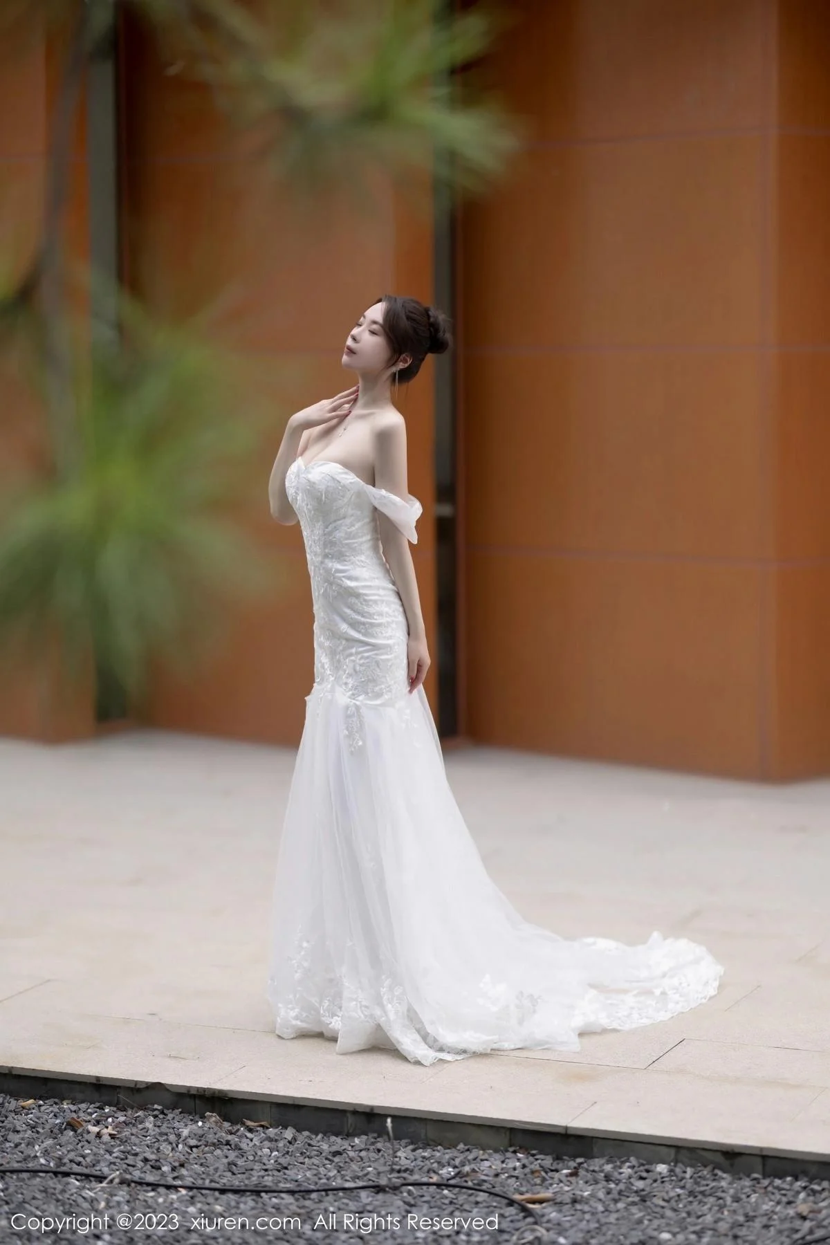 梦心玥安吉旅拍性感白色婚纱服饰半脱秀曼妙身姿绝美写真 第 16 张