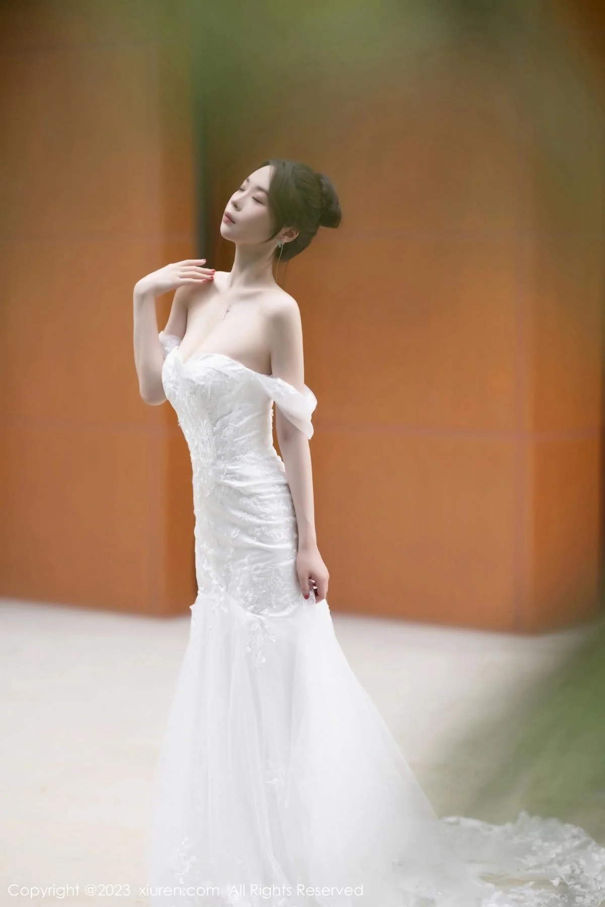 梦心玥安吉旅拍性感白色婚纱服饰半脱秀曼妙身姿绝美写真 第 18 张