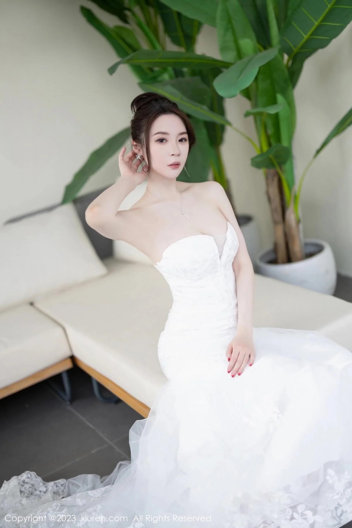 梦心玥安吉旅拍性感白色婚纱服饰半脱秀曼妙身姿绝美写真 第 32 张
