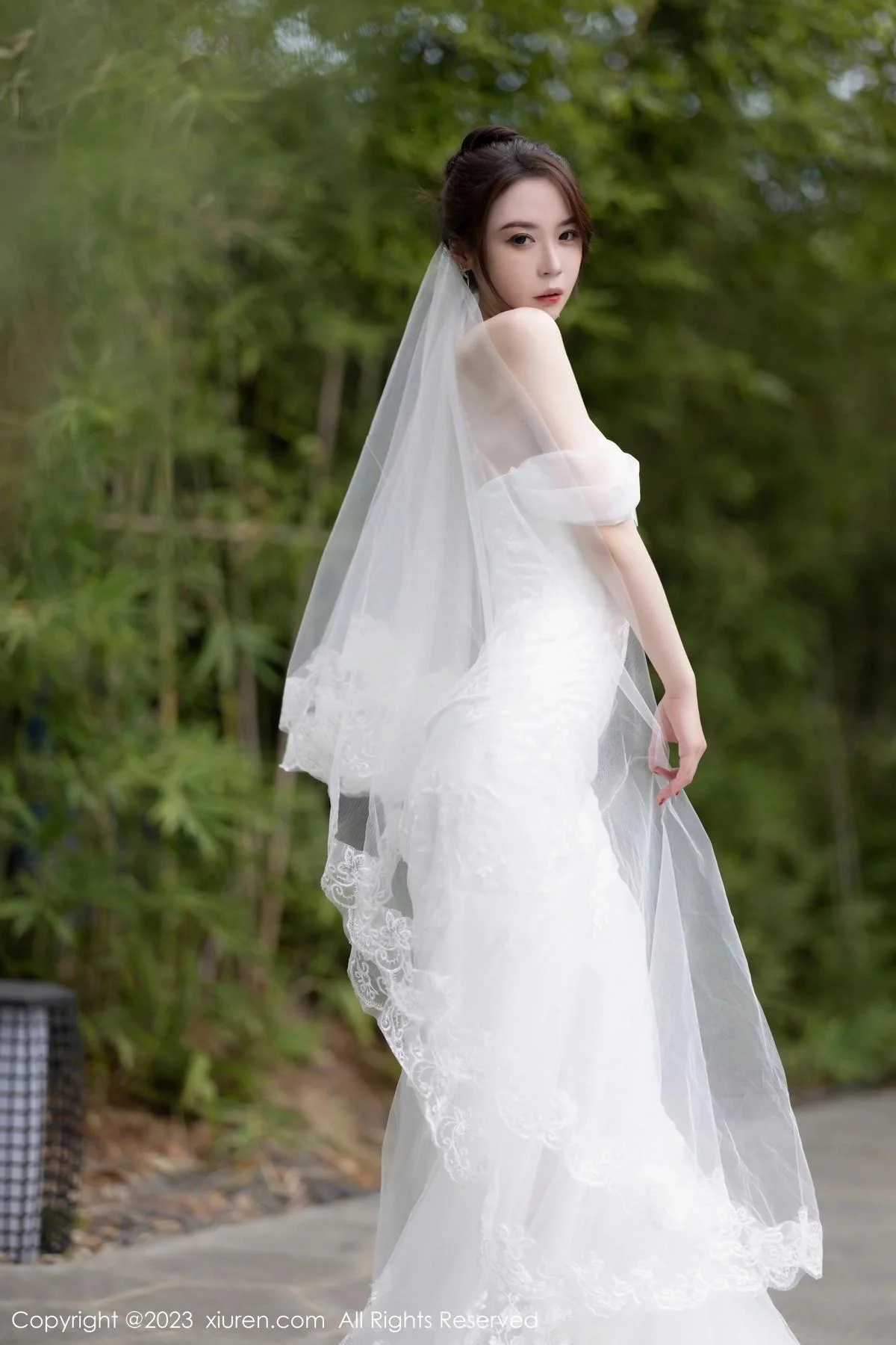 梦心玥安吉旅拍性感白色婚纱服饰半脱秀曼妙身姿绝美写真 第 9 张