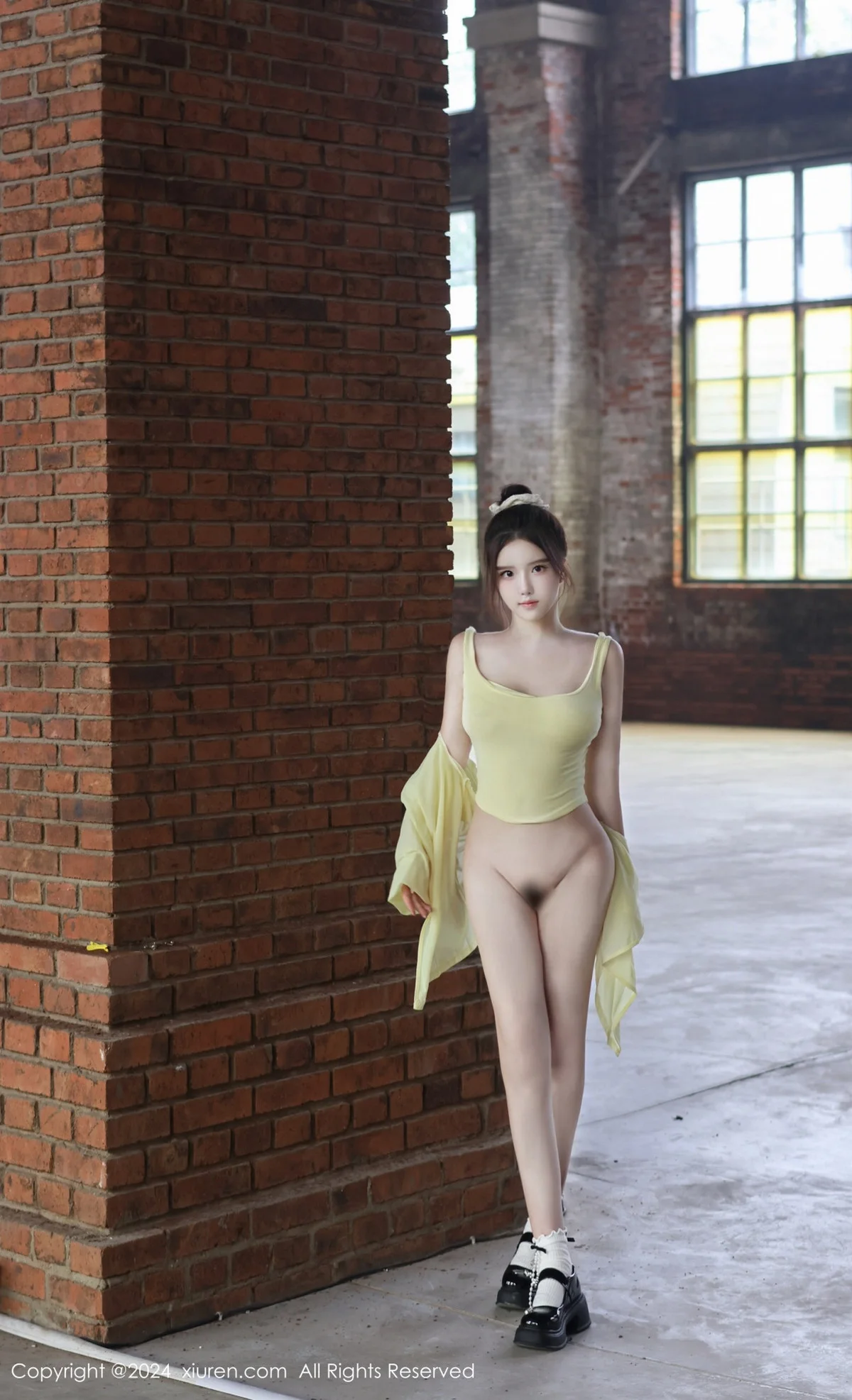 小薯条nienie性感黄色上衣配白色短裙秀曼妙身姿迷人写真 第 101 张