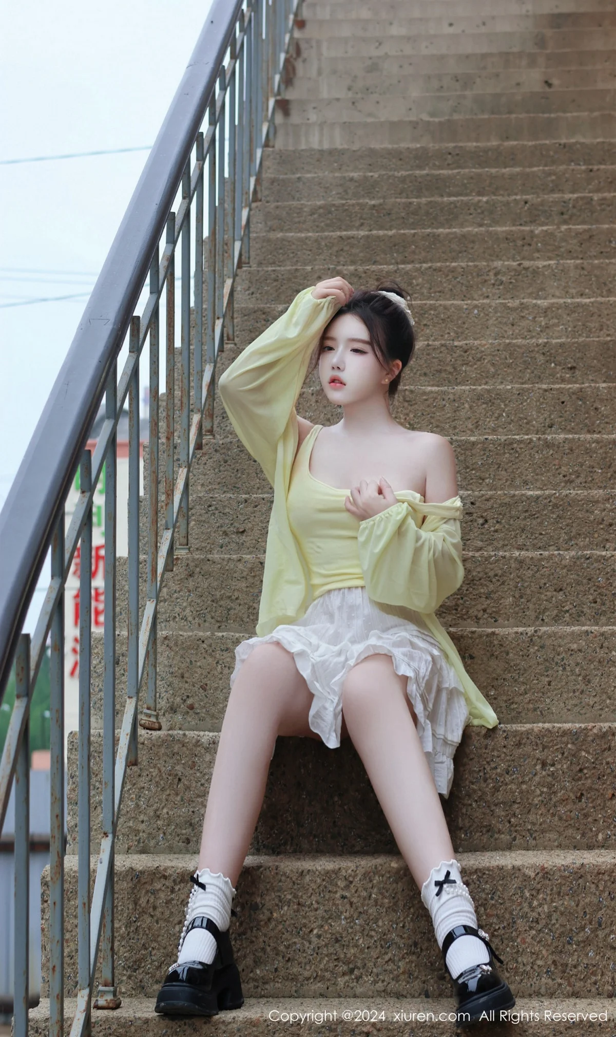 小薯条nienie性感黄色上衣配白色短裙秀曼妙身姿迷人写真 第 104 张