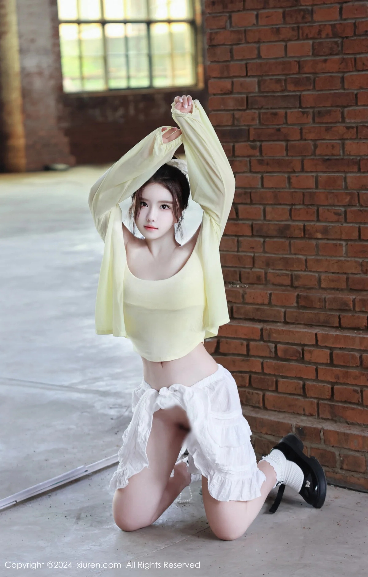 小薯条nienie性感黄色上衣配白色短裙秀曼妙身姿迷人写真 第 125 张