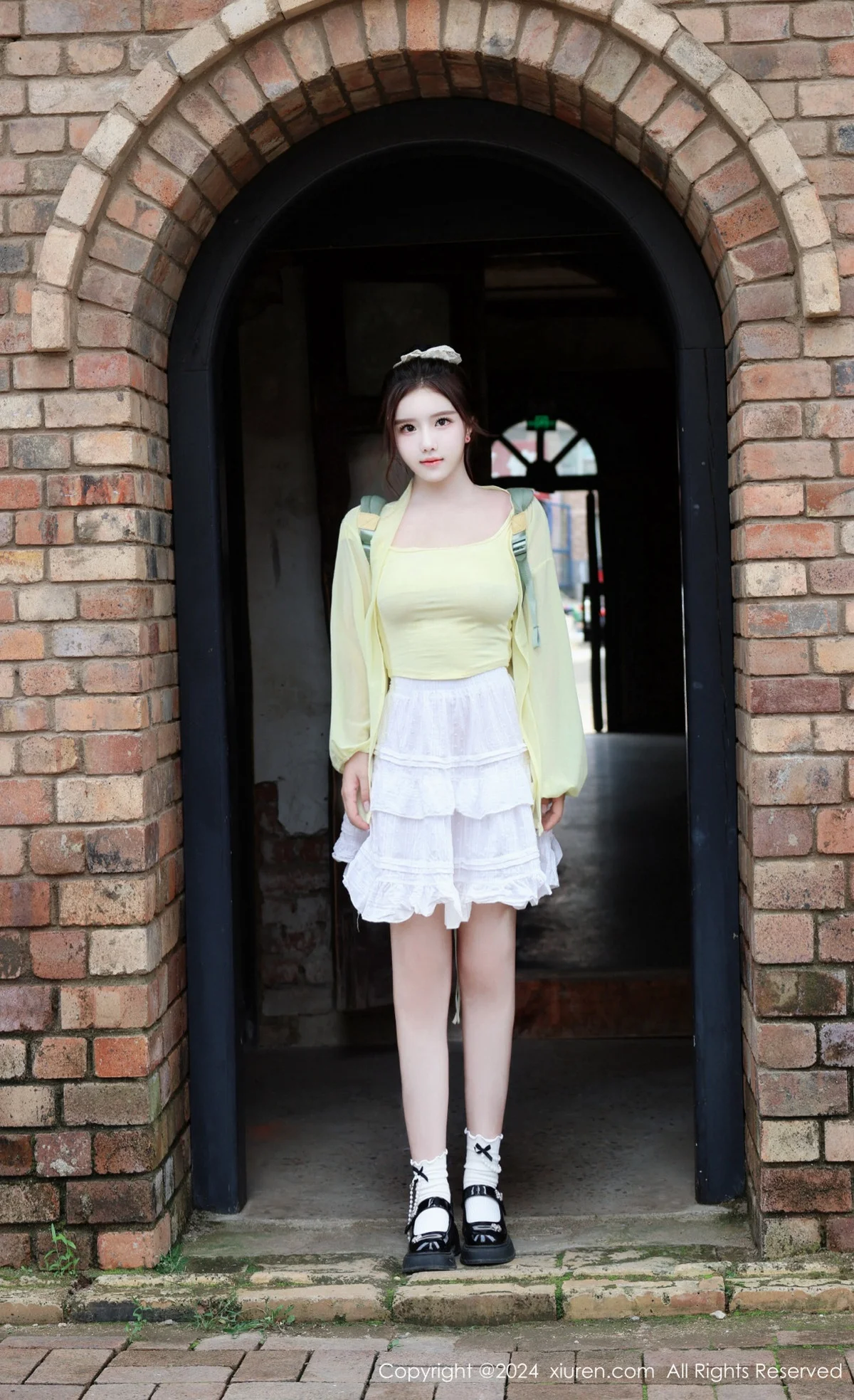 小薯条nienie性感黄色上衣配白色短裙秀曼妙身姿迷人写真 第 136 张