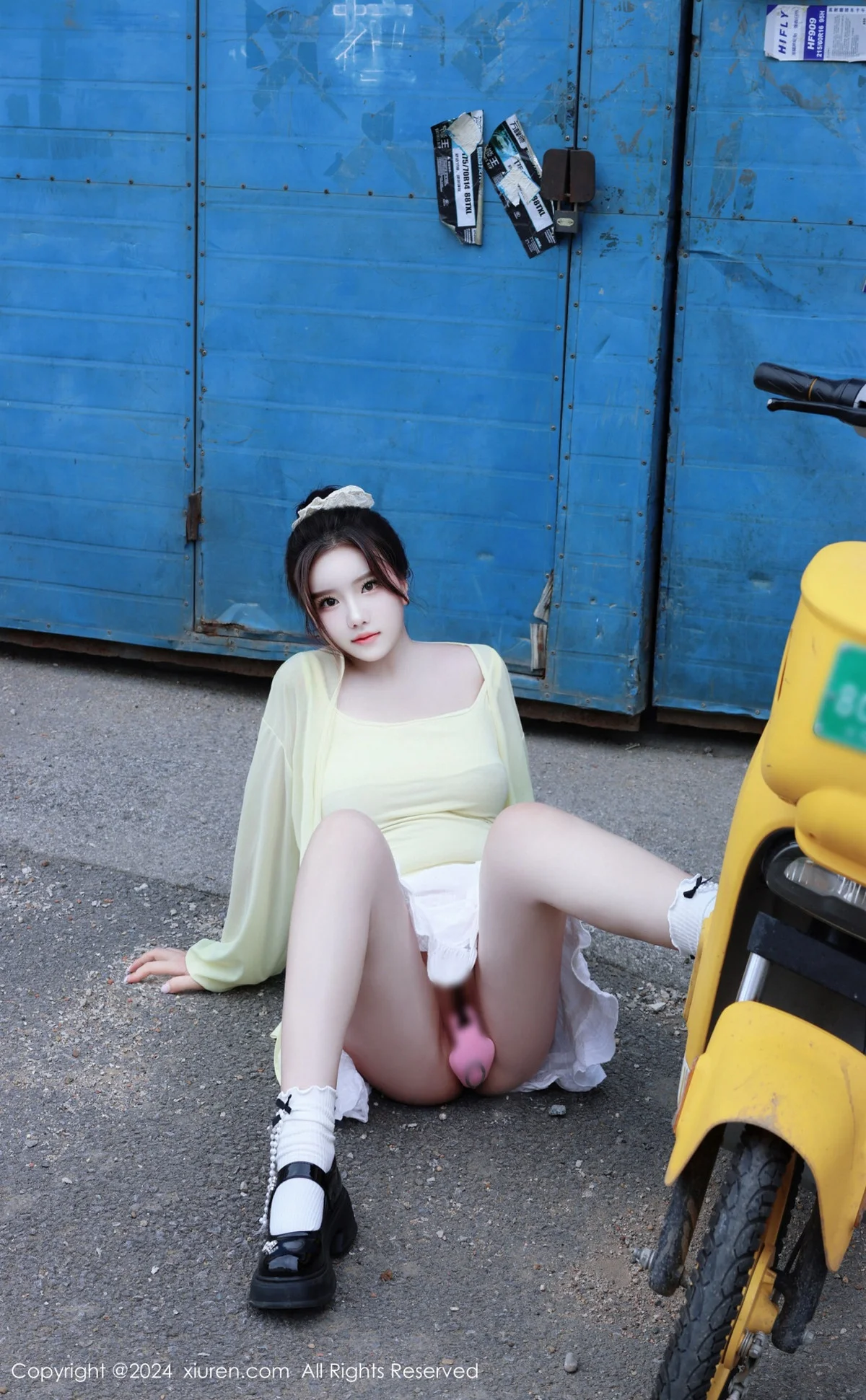 小薯条nienie性感黄色上衣配白色短裙秀曼妙身姿迷人写真 第 147 张