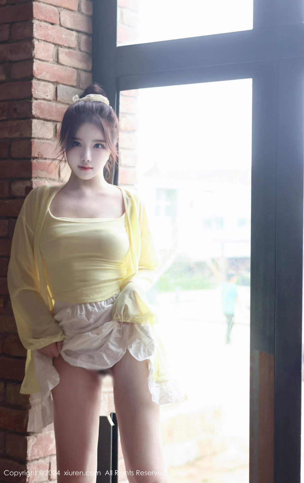 小薯条nienie性感黄色上衣配白色短裙秀曼妙身姿迷人写真 第 151 张