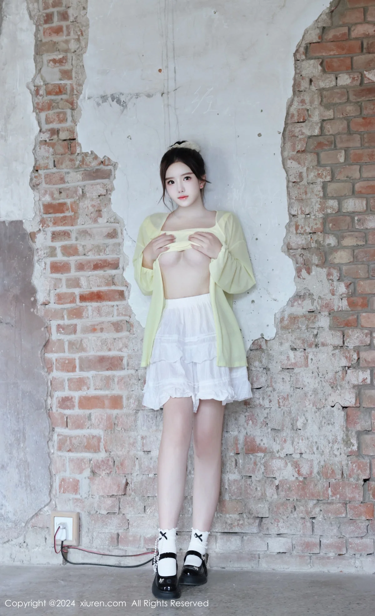 小薯条nienie性感黄色上衣配白色短裙秀曼妙身姿迷人写真 第 155 张
