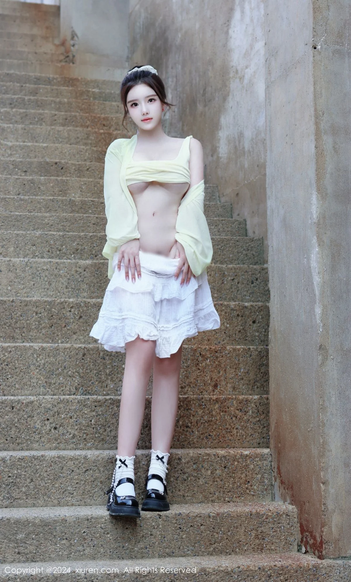 小薯条nienie性感黄色上衣配白色短裙秀曼妙身姿迷人写真 第 173 张