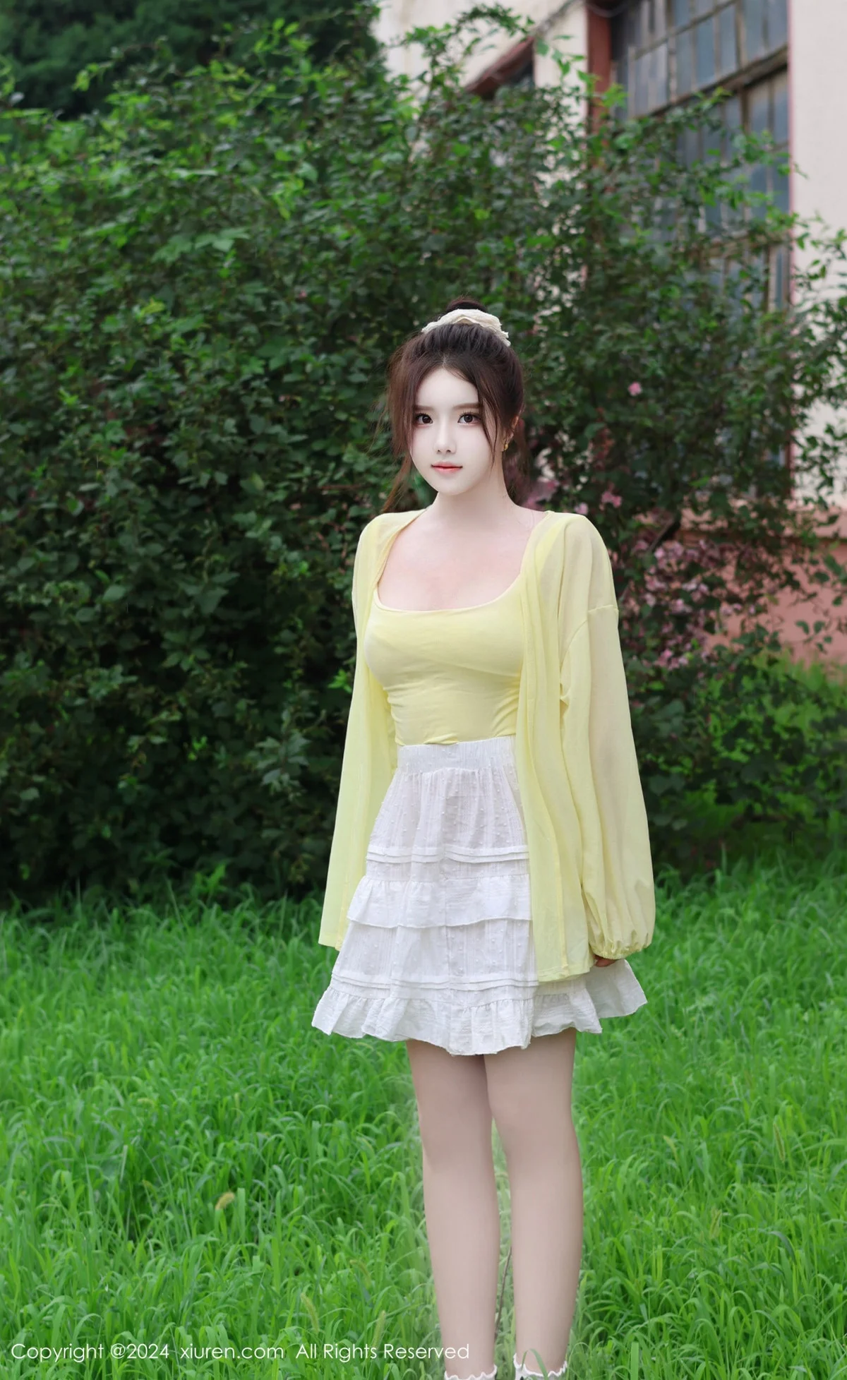 小薯条nienie性感黄色上衣配白色短裙秀曼妙身姿迷人写真 第 44 张