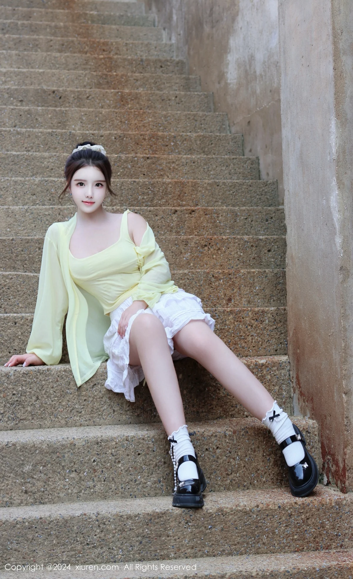小薯条nienie性感黄色上衣配白色短裙秀曼妙身姿迷人写真 第 50 张