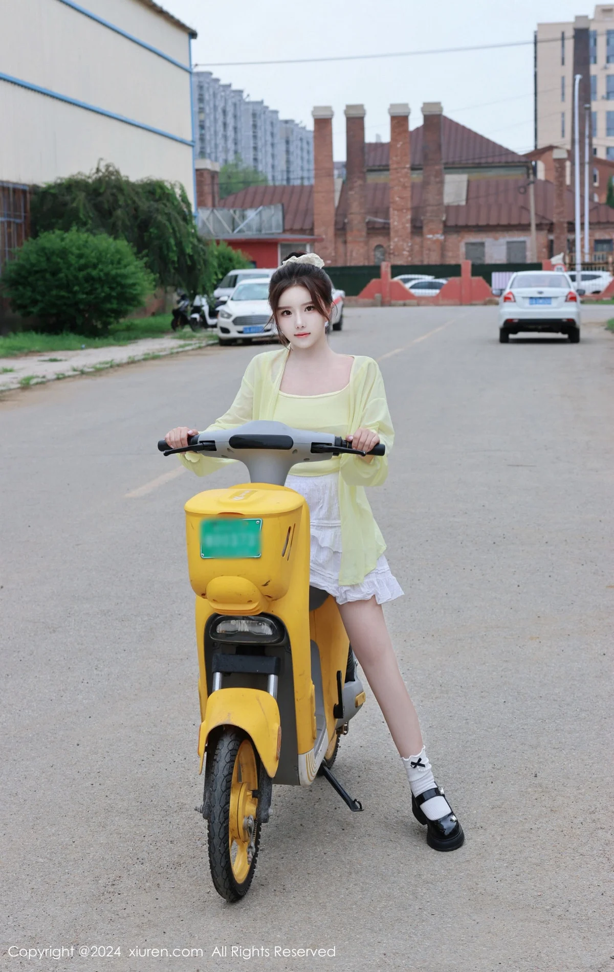 小薯条nienie性感黄色上衣配白色短裙秀曼妙身姿迷人写真 第 56 张
