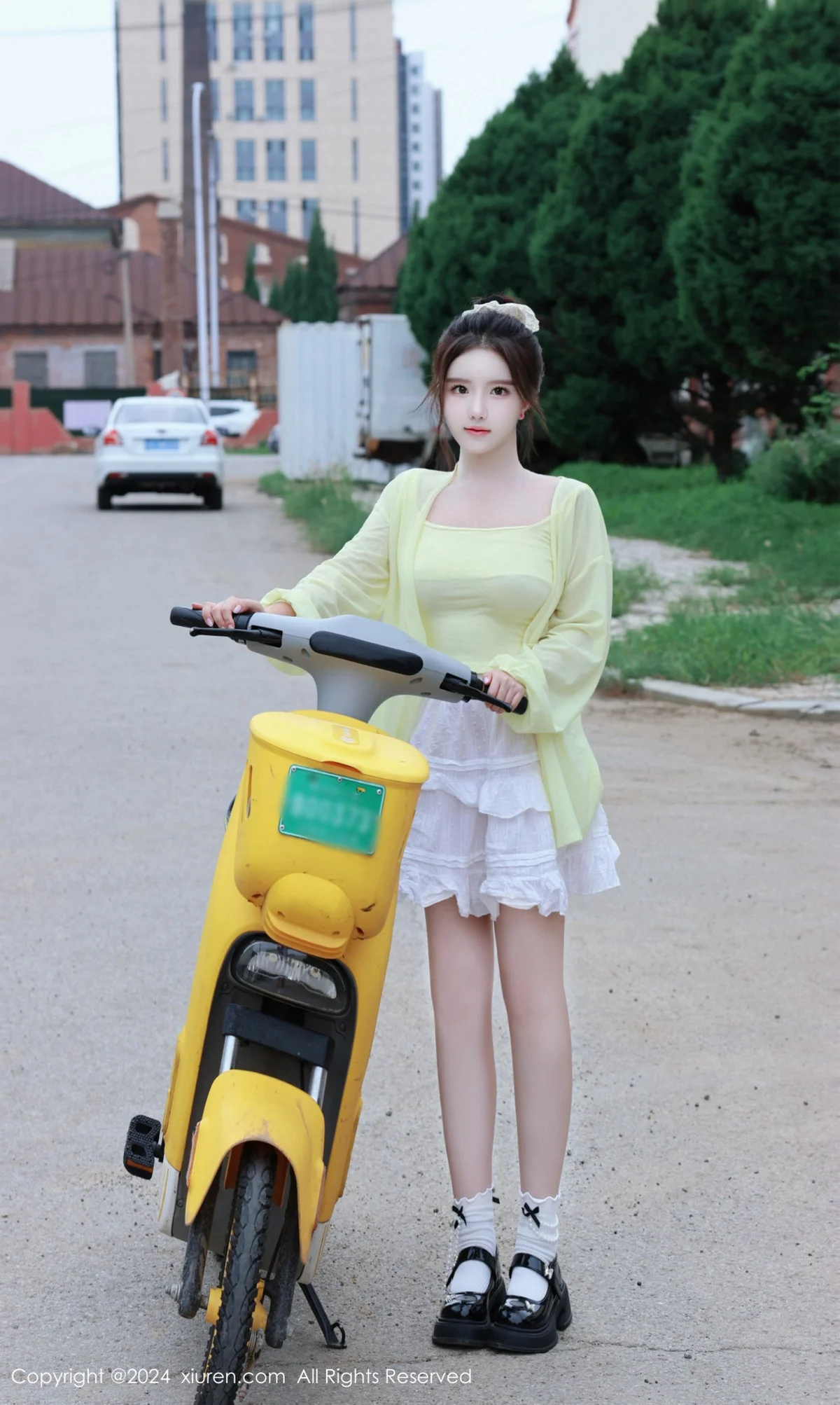 小薯条nienie性感黄色上衣配白色短裙秀曼妙身姿迷人写真 第 60 张
