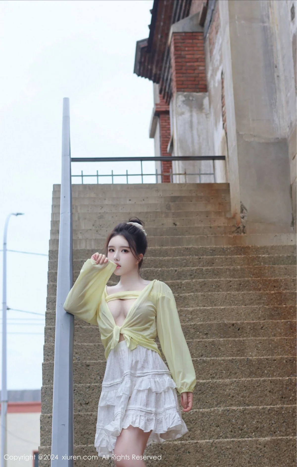 小薯条nienie性感黄色上衣配白色短裙秀曼妙身姿迷人写真 第 81 张