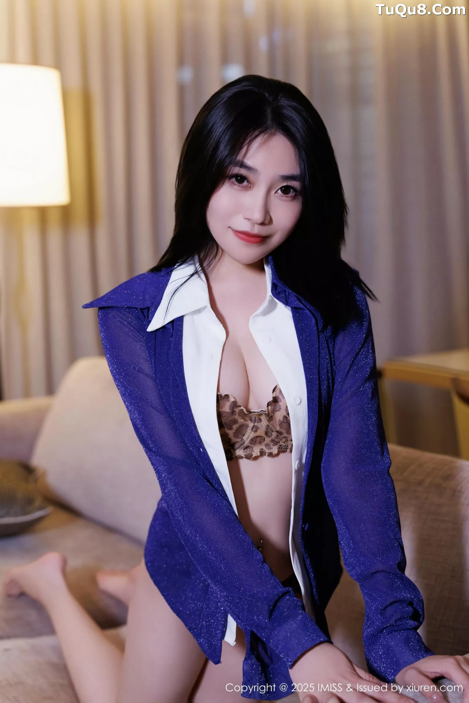 许诺Sabrina蓝色衬衫露豹纹内衣配超薄肉丝秀美腿绝美写真 第 109 张