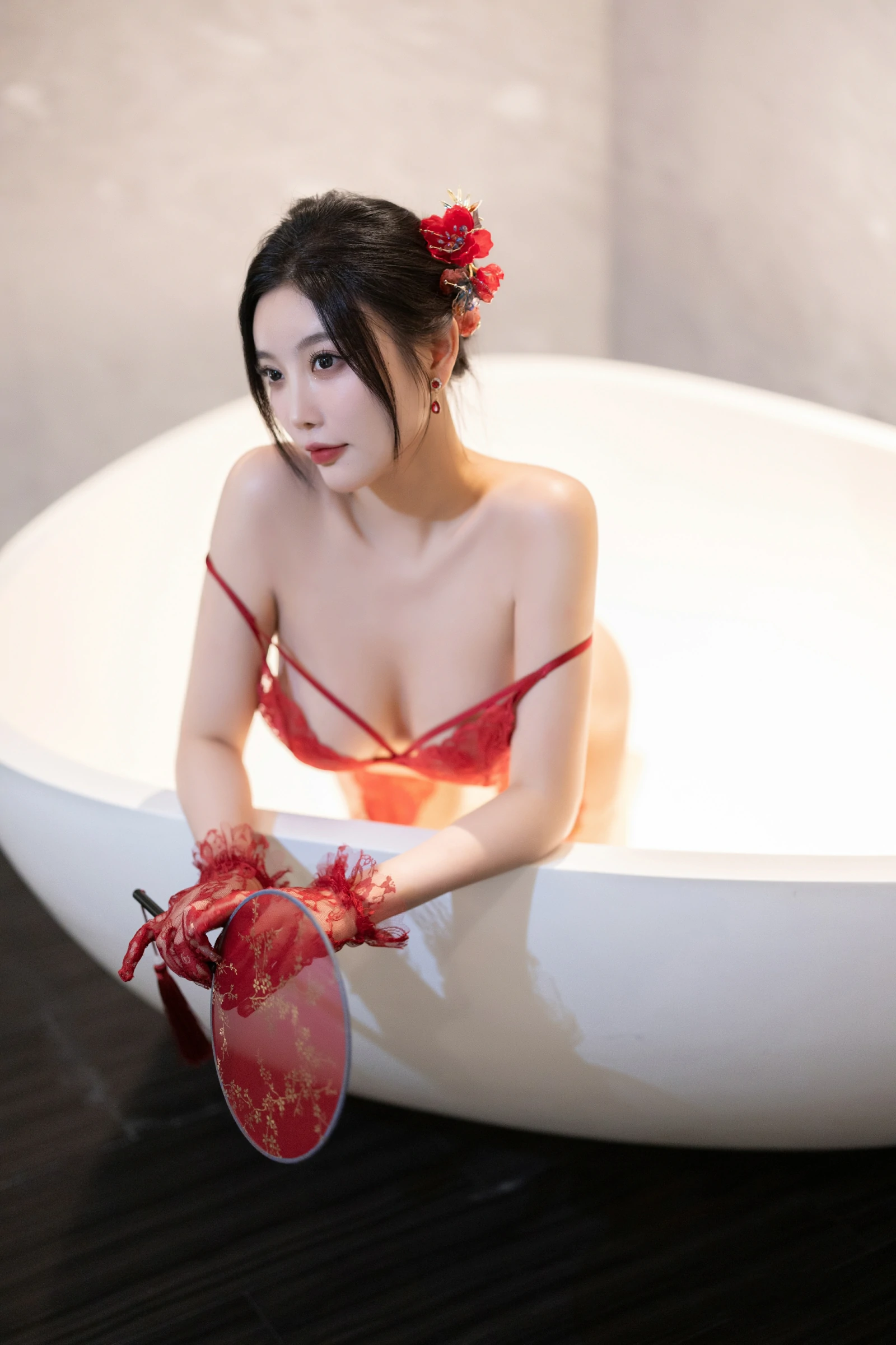 [秀人付费] 杨晨晨Yome 诱人私拍福利 喜庆旗袍 第 48 张