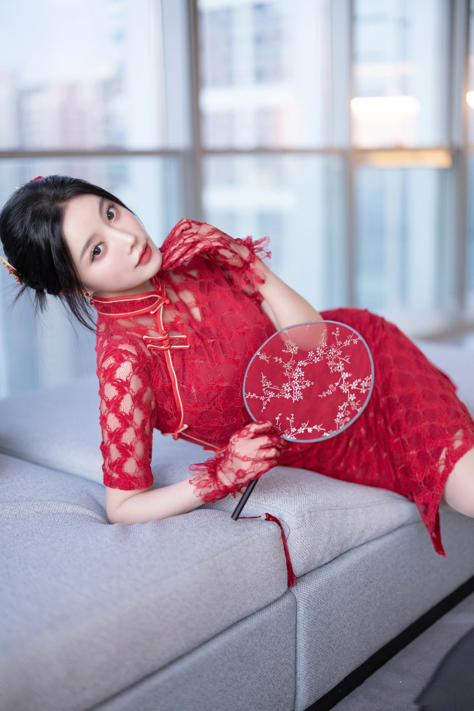 [秀人付费] 杨晨晨Yome 诱人私拍福利 喜庆旗袍 第 6 张