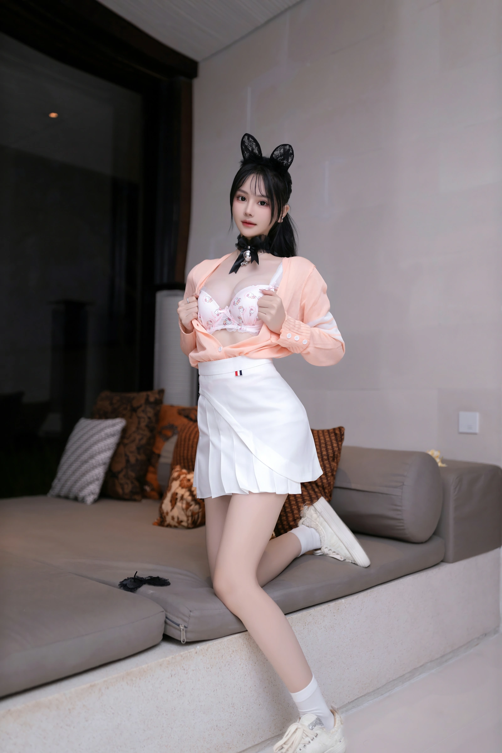[秀人付费] 谢小蒽 诱人私拍福利 学妹上门 第 55 张