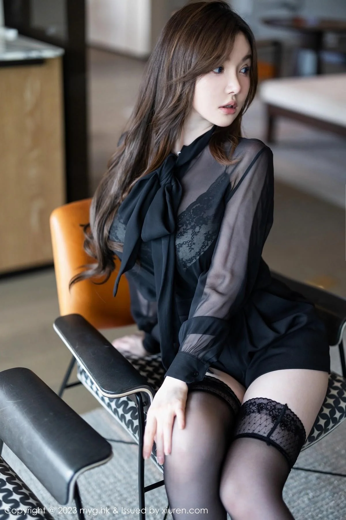 糯美子MINIbabe性感黑色蕾丝内衣配黑色蕾丝吊袜魅惑写真 第 16 张
