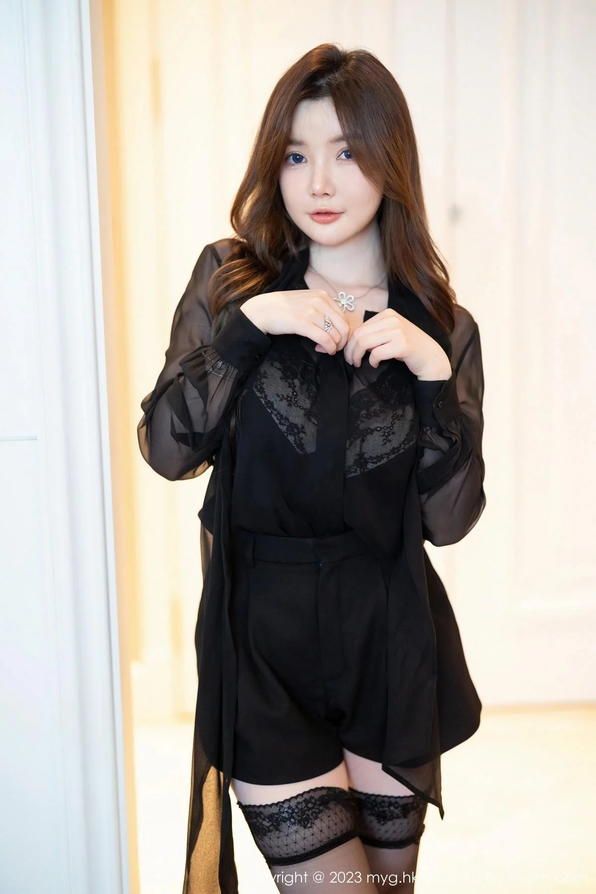 糯美子MINIbabe性感黑色蕾丝内衣配黑色蕾丝吊袜魅惑写真 第 54 张