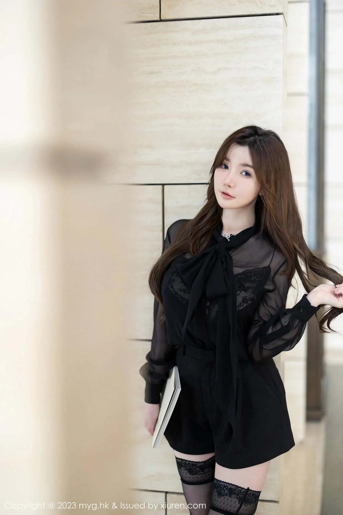 糯美子MINIbabe性感黑色蕾丝内衣配黑色蕾丝吊袜魅惑写真 第 9 张