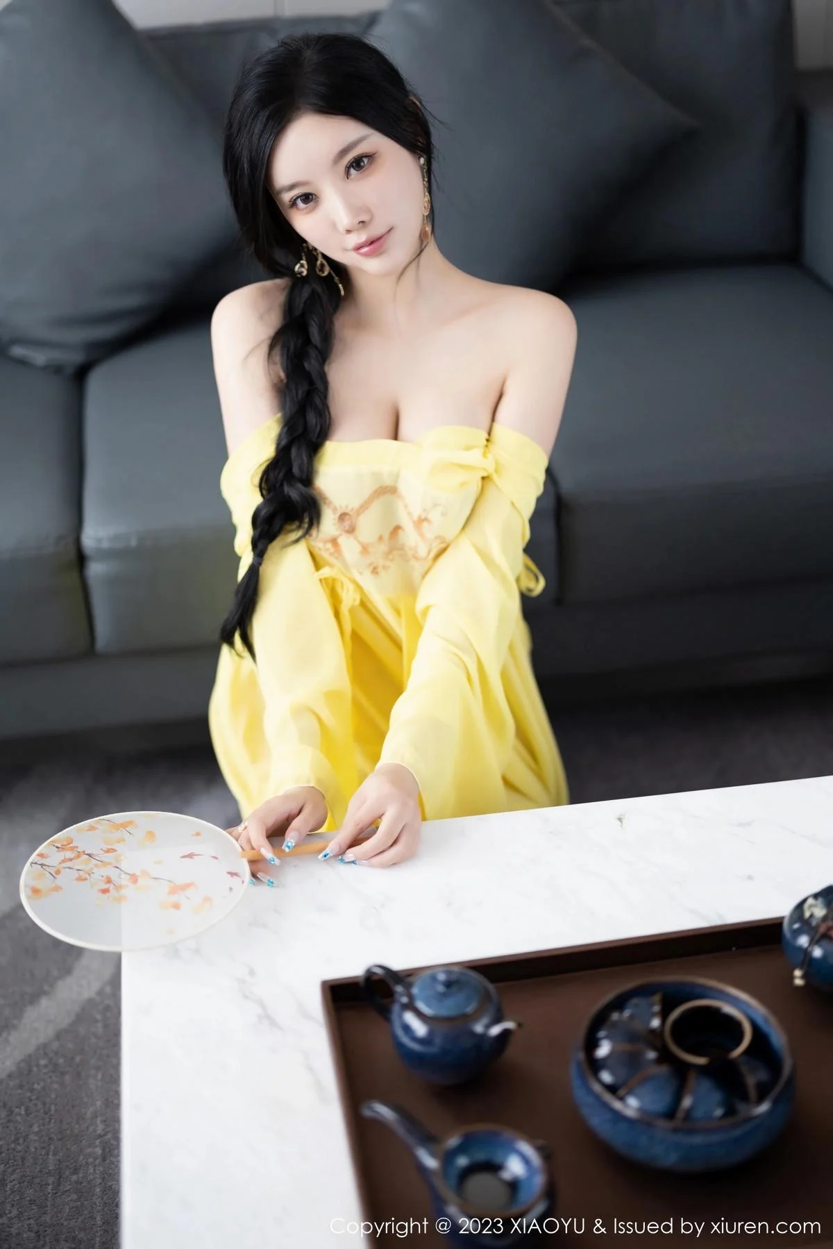 杨晨晨Yome性感黄色连衣短裙配白丝袜秀丰腴身材绝美写真 第 156 张