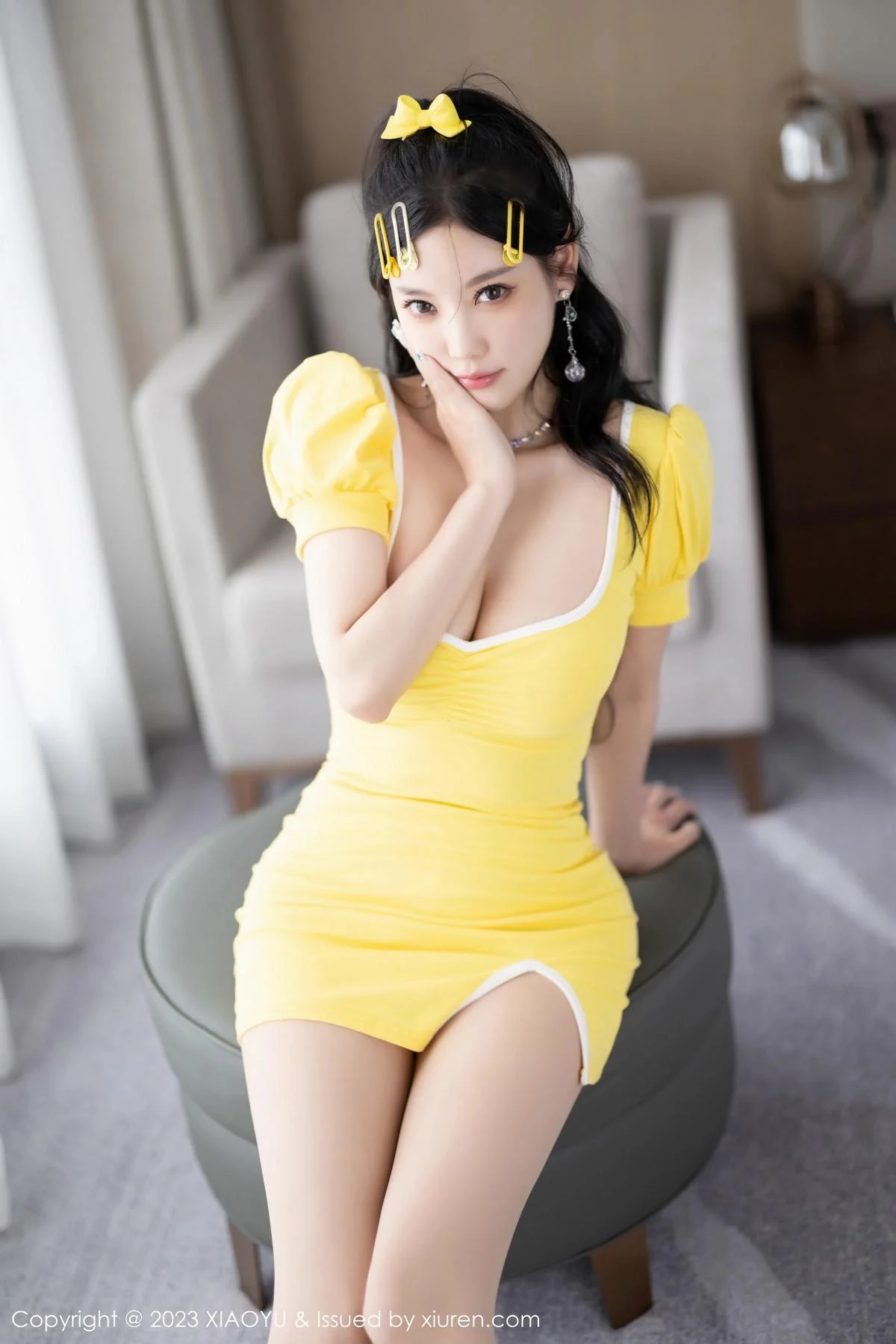 杨晨晨Yome性感黄色连衣短裙配白丝袜秀丰腴身材绝美写真 第 39 张