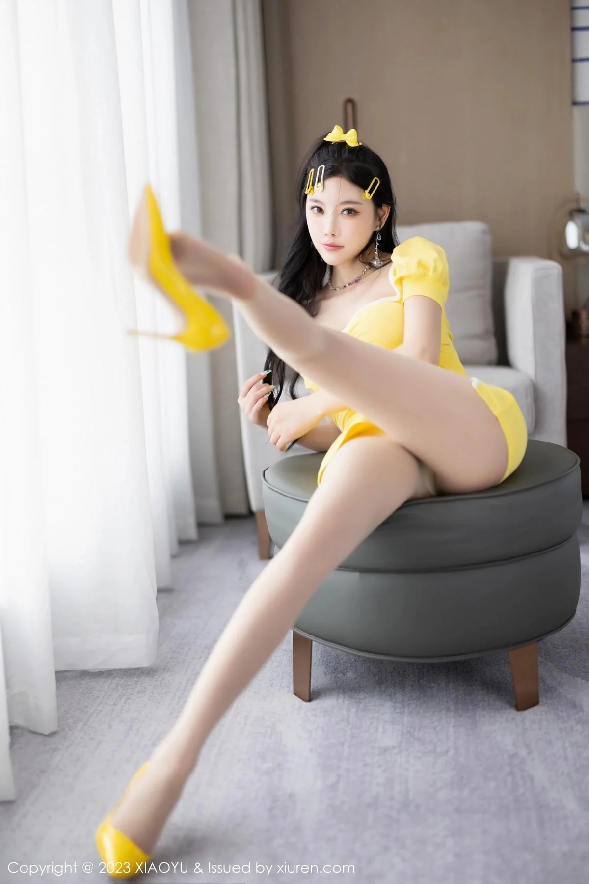 杨晨晨Yome性感黄色连衣短裙配白丝袜秀丰腴身材绝美写真 第 48 张