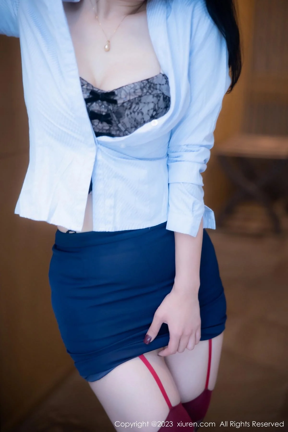 大美妞儿性感黑色蕾丝内衣配黑丝吊袜秀完美身材绝美写真 第 9 张