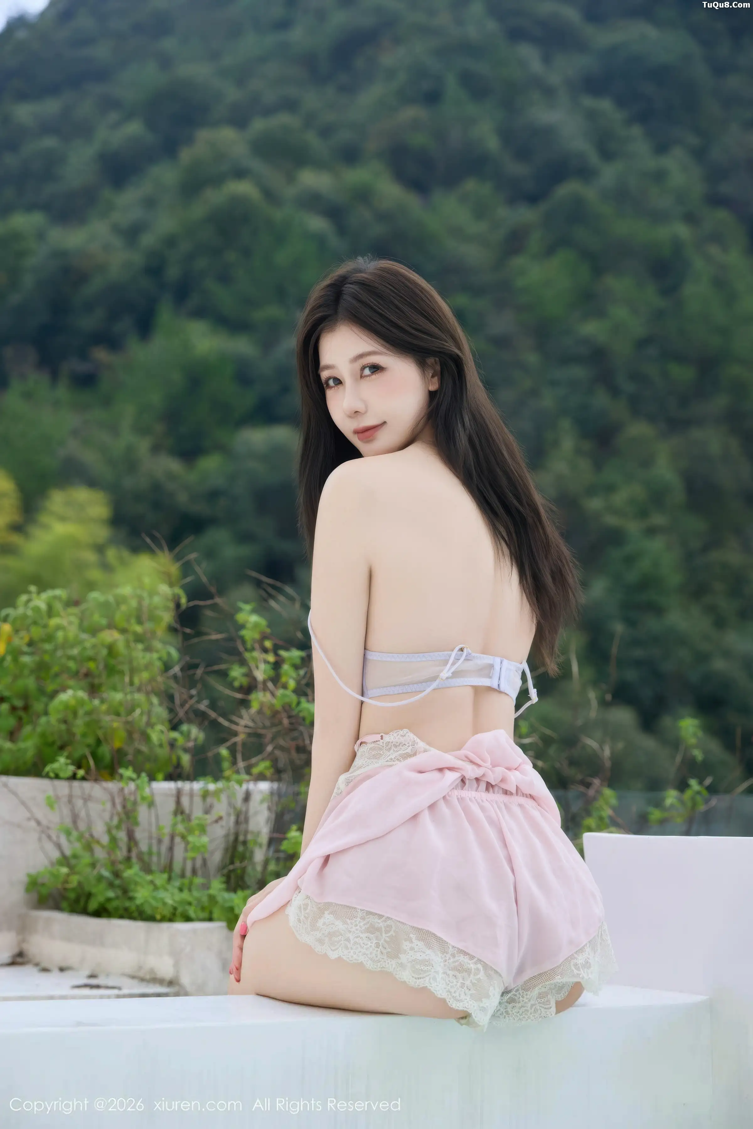 尹甜甜性感粉色情趣服饰露紫色泳衣秀完美身材绝美写真 第 33 张