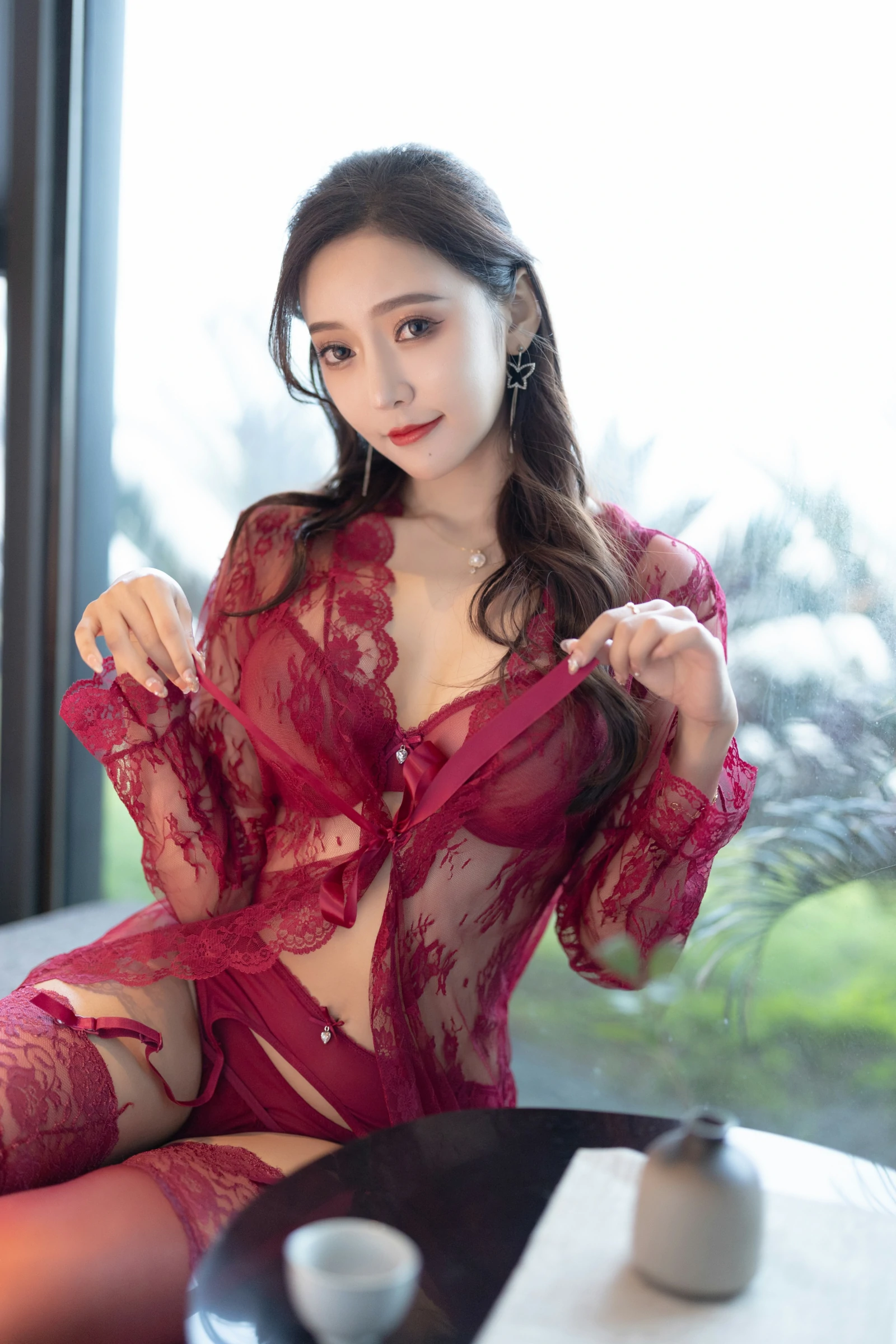 [秀人付费] 王馨瑶Yanni 诱人私拍福利 红色情趣套装 第 5 张