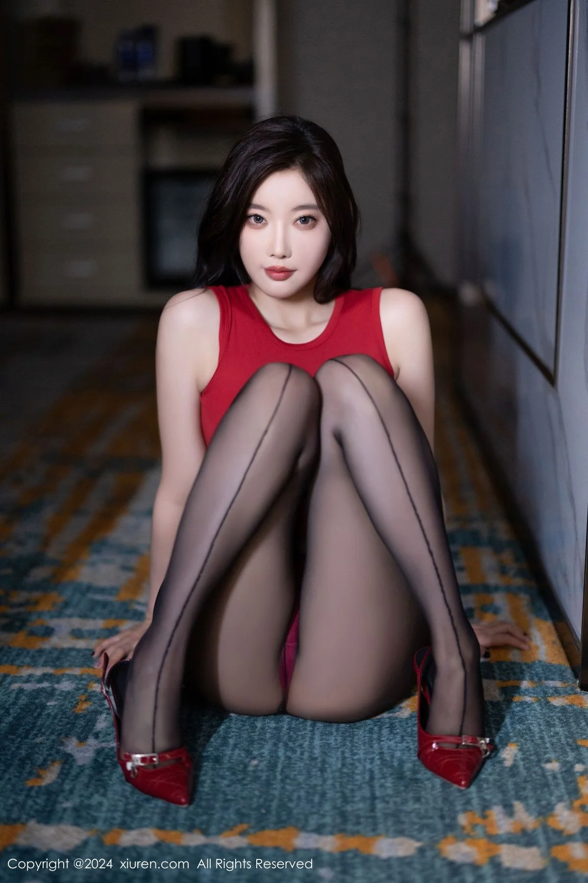 杨晨晨Yome红色连衣短裙+红色情趣服饰秀丰腴身材绝美写真 第 76 张