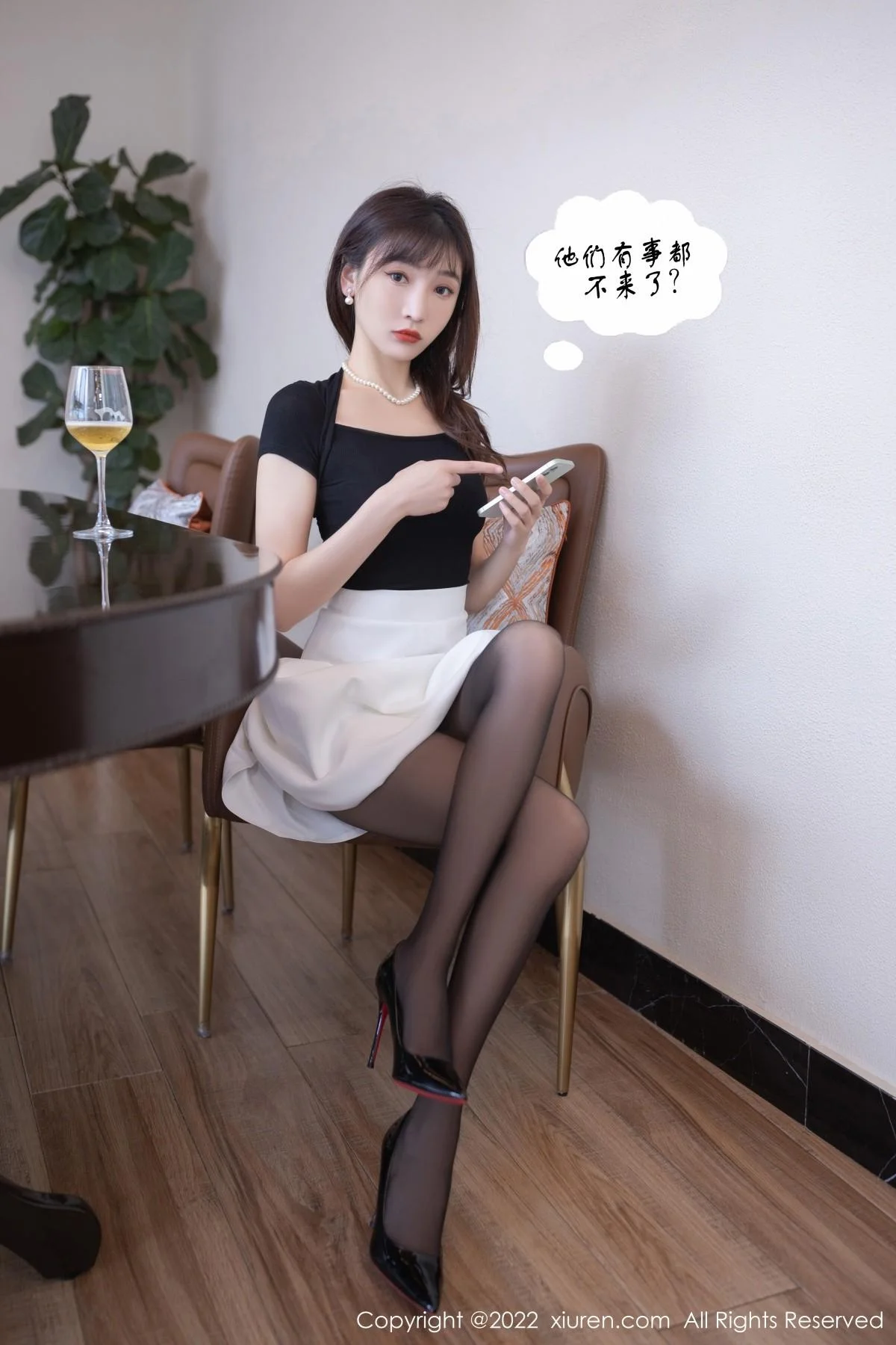 陆萱萱珠三角旅拍私房半脱露蕾丝内衣配超薄黑丝绝美写真 第 36 张