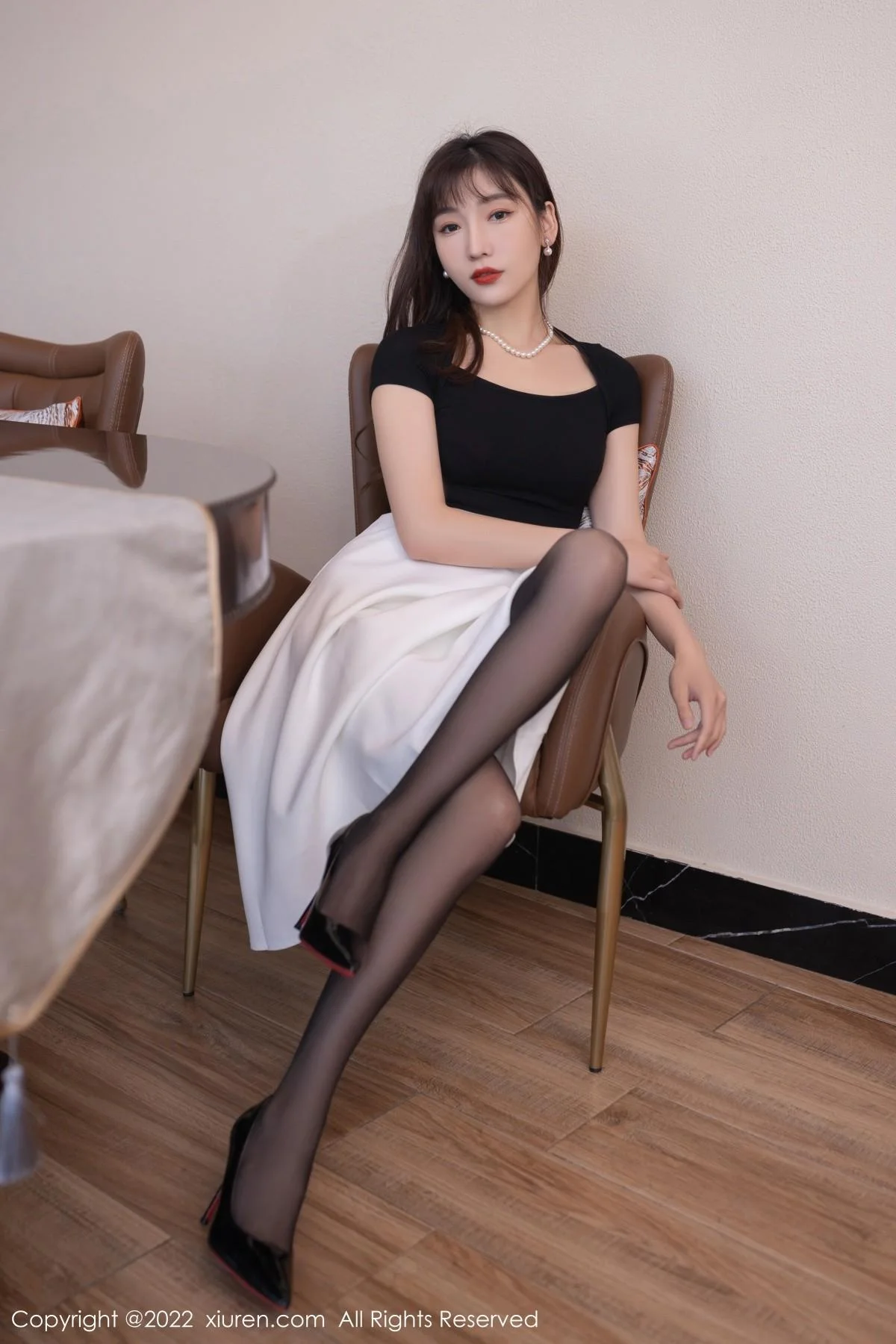 陆萱萱珠三角旅拍私房半脱露蕾丝内衣配超薄黑丝绝美写真 第 56 张