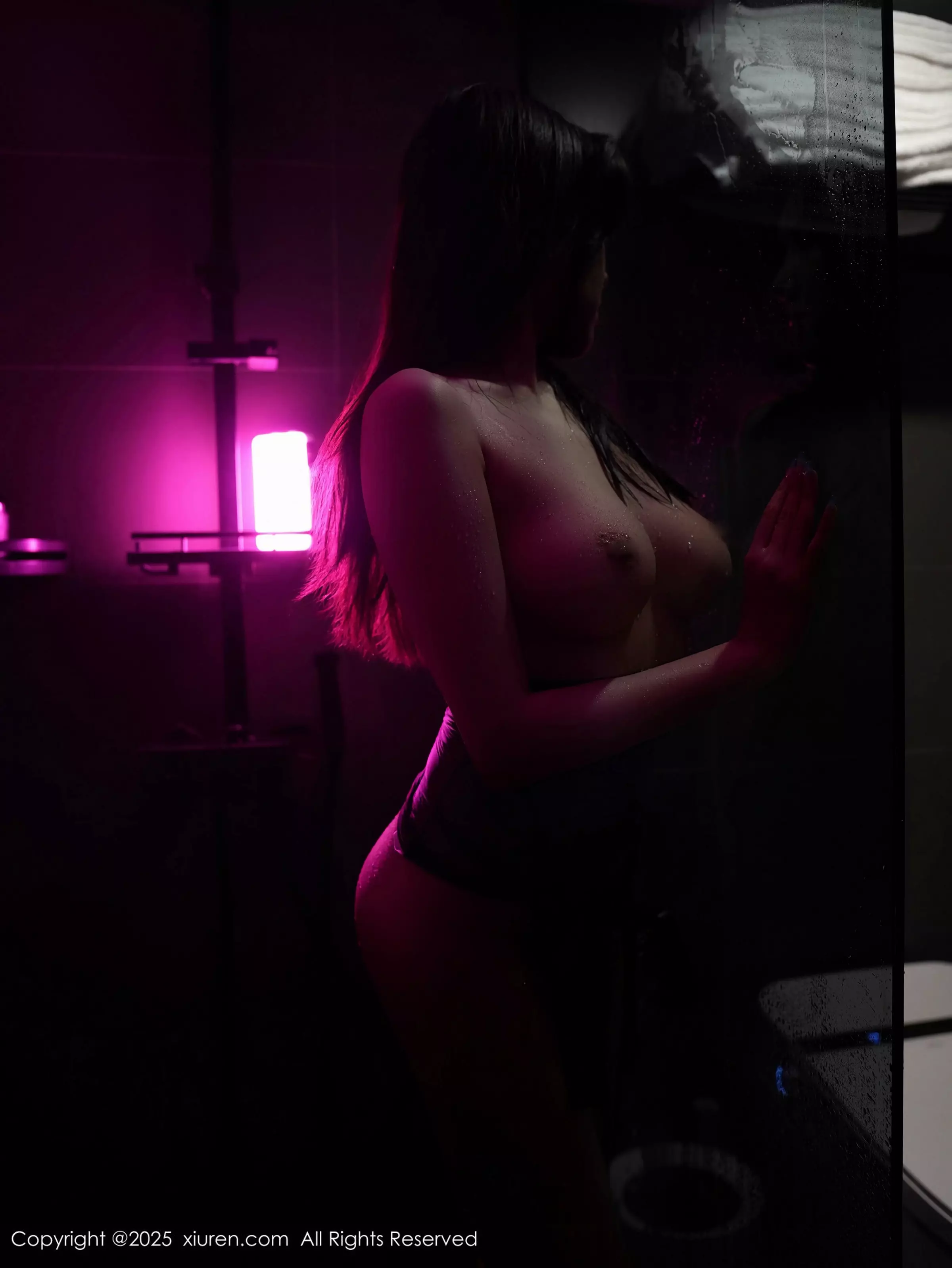 袁圆私房浴室性感薄透灰色包臀裙秀惹火身材撩人绝美写真 第 150 张