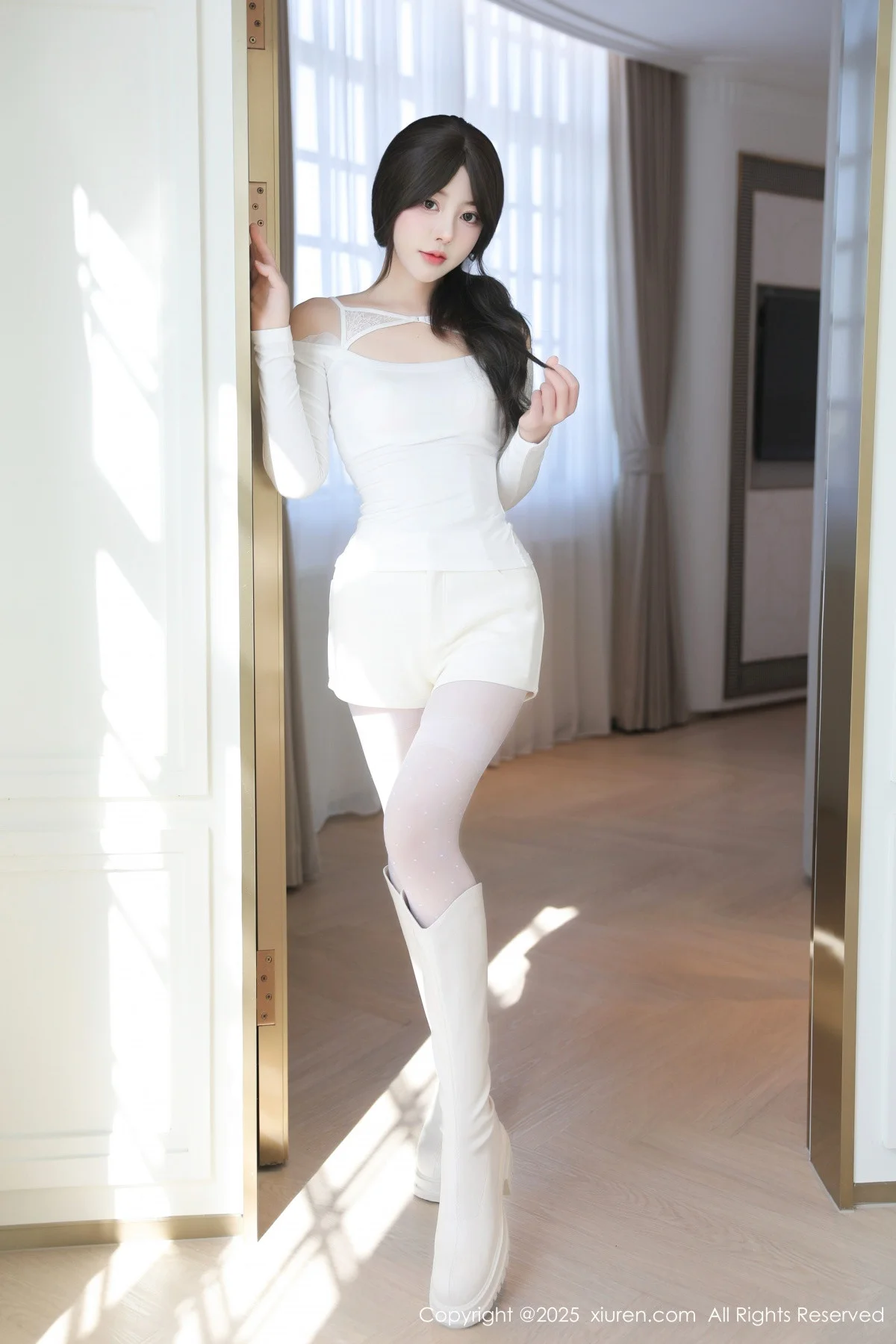 桃妖夭性感白色蕾丝内衣配白色丝袜秀曼妙身姿惹火绝美写真 第 1 张