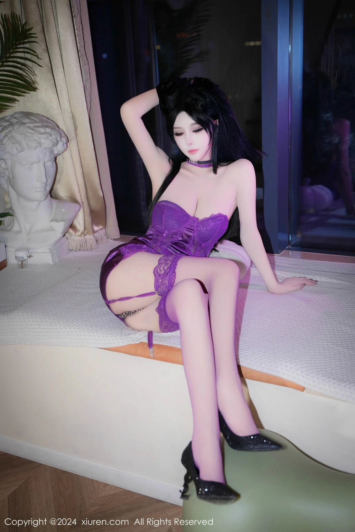 陈芊儿性感紫色情趣服露豹纹内衣配紫色丝袜秀美腿绝美写真 第 24 张
