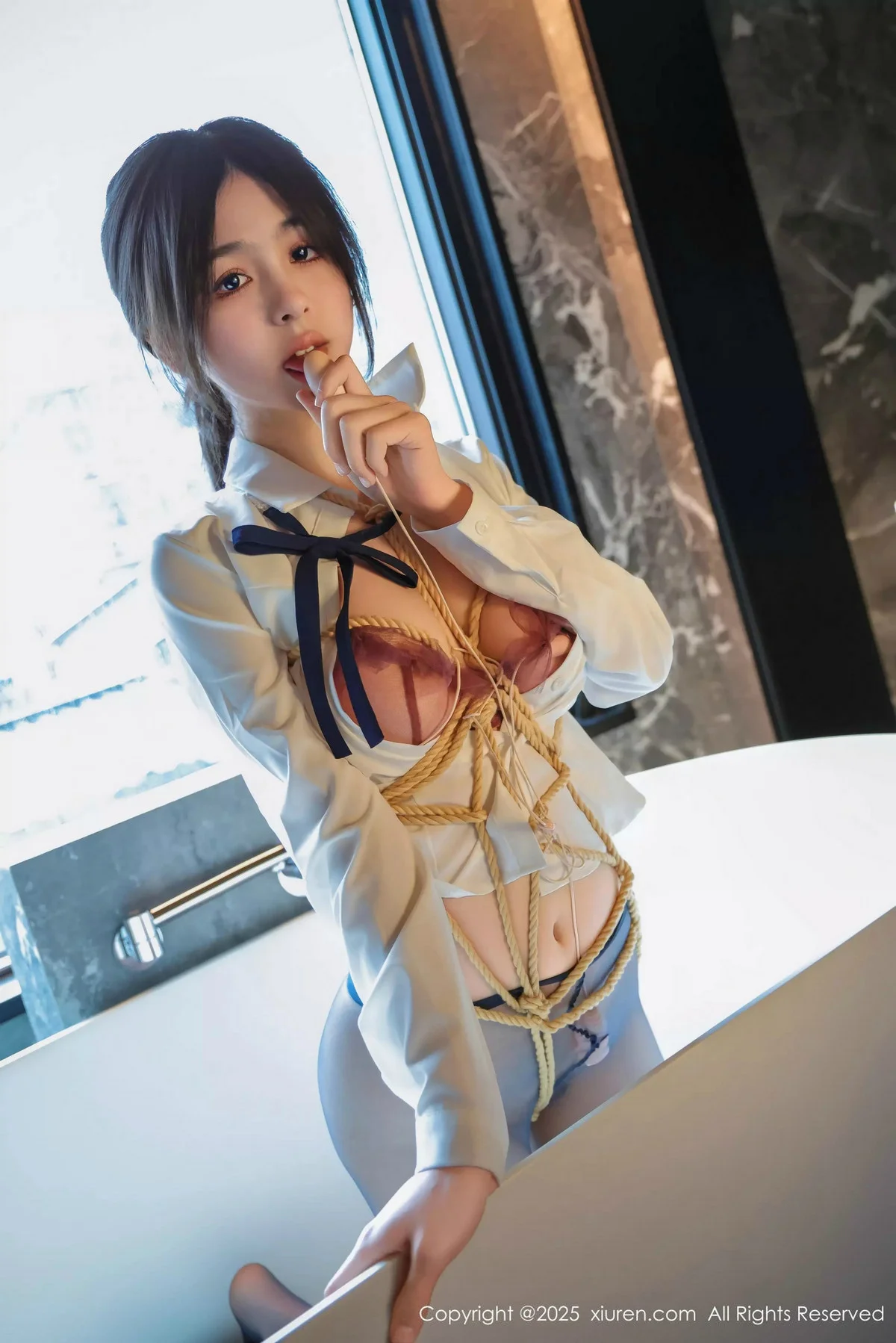 奶芙乔乔捆绑主题性感JK制服配超薄黑丝秀凹凸身材绝美写真 第 108 张