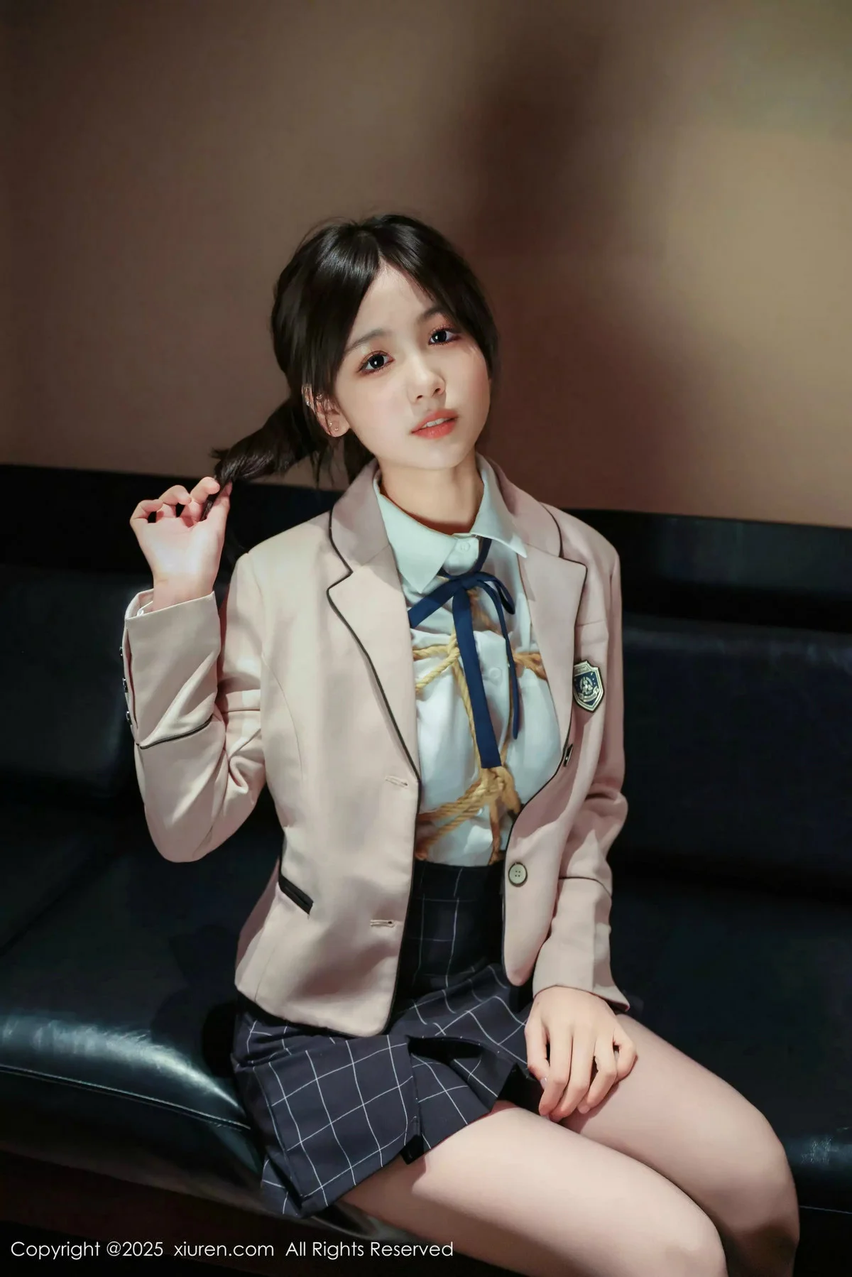 奶芙乔乔捆绑主题性感JK制服配超薄黑丝秀凹凸身材绝美写真 第 37 张